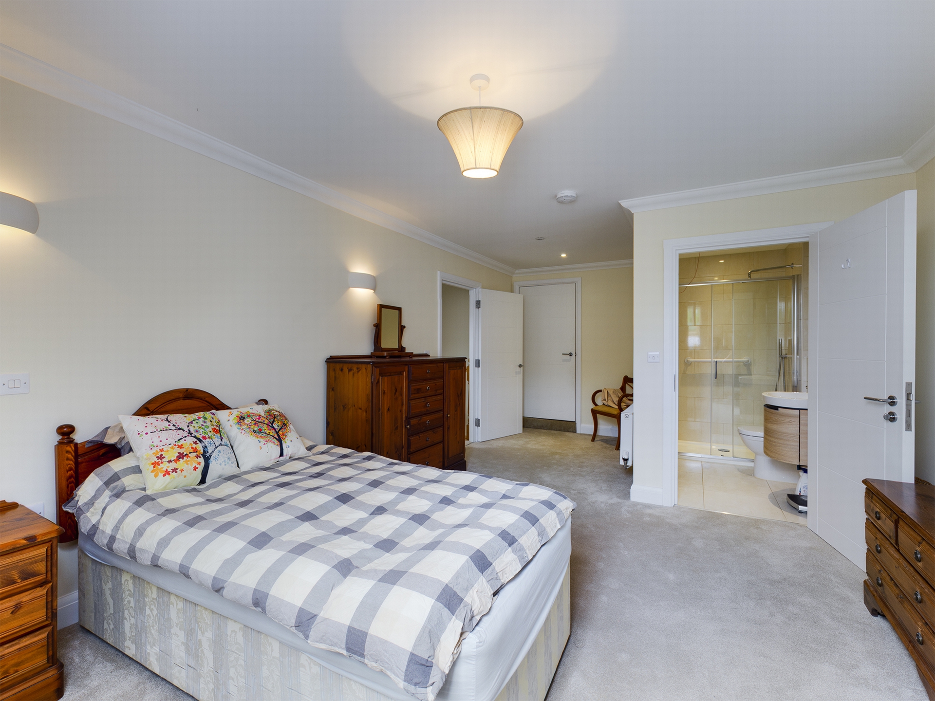 Property For Sale Bolnore Road, Haywards Heath, RH16 2 Bedroom