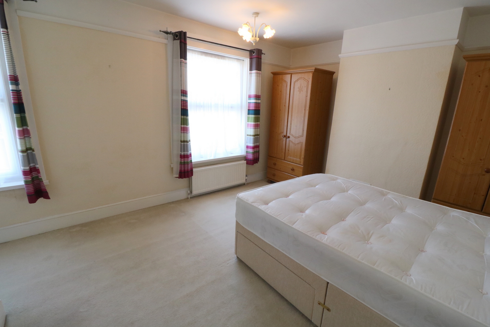 Property For Sale Gower Road, Haywards Heath, RH16 2 Bedroom House