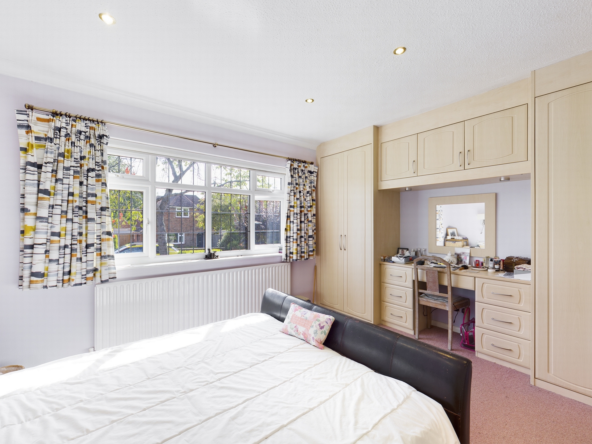 Property For Sale Farlington Avenue, Haywards Heath, RH16 3 Bedroom House Detached through