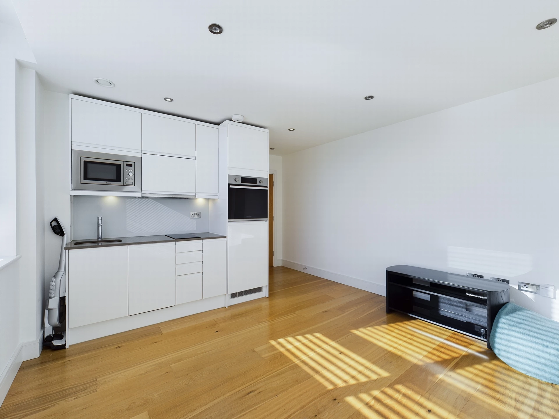 Living/Kitchen