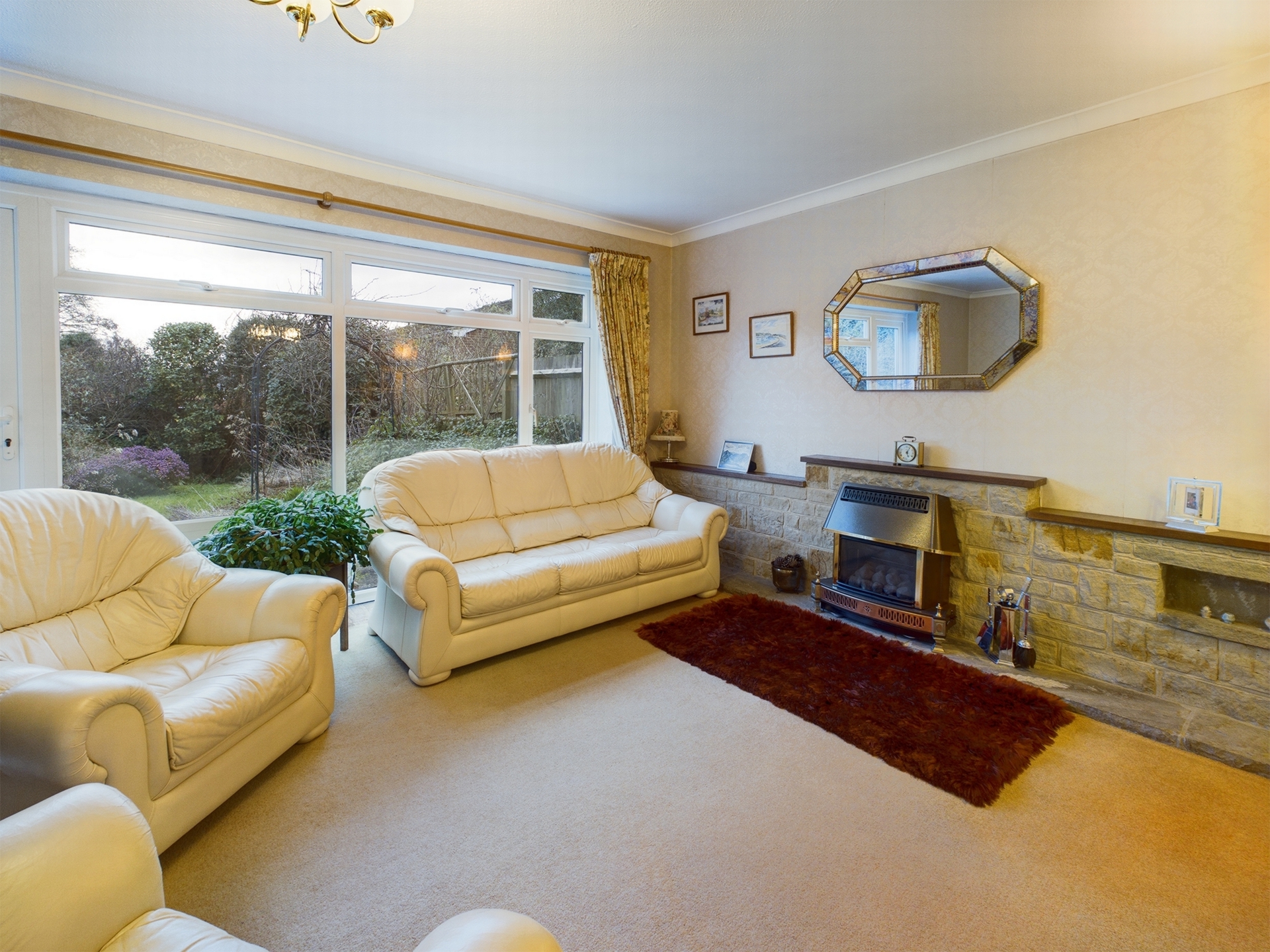 Property For Sale Barnmead, Haywards Heath, RH16 3 Bedroom House