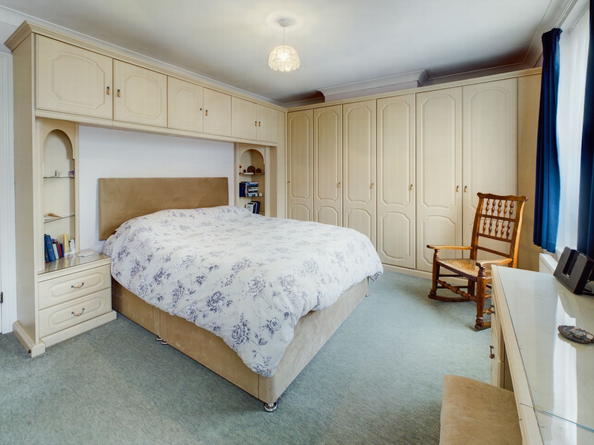 Property For Sale New England Road, Haywards Heath, RH16 3 Bedroom