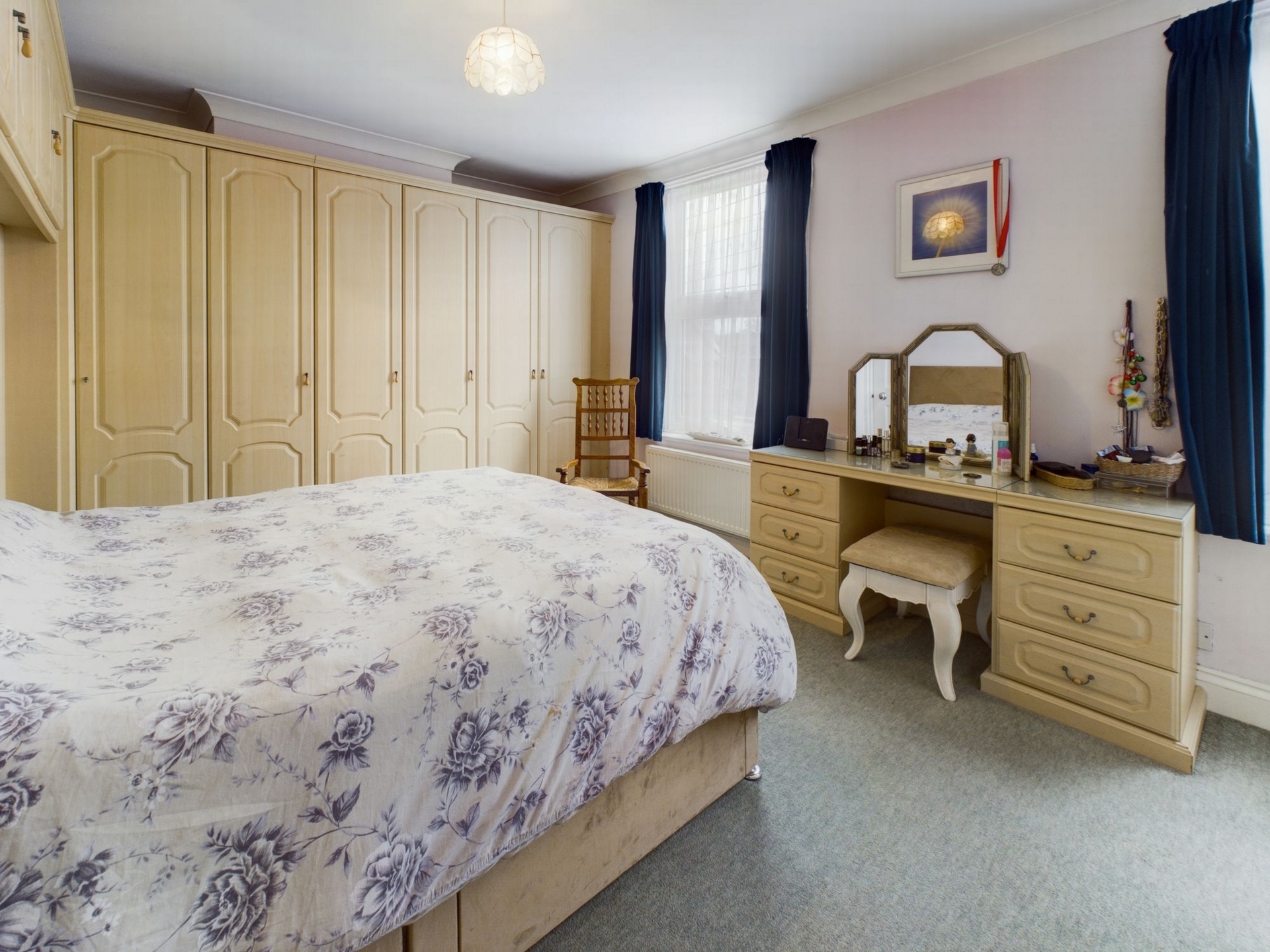 Property For Sale New England Road, Haywards Heath, RH16 3 Bedroom