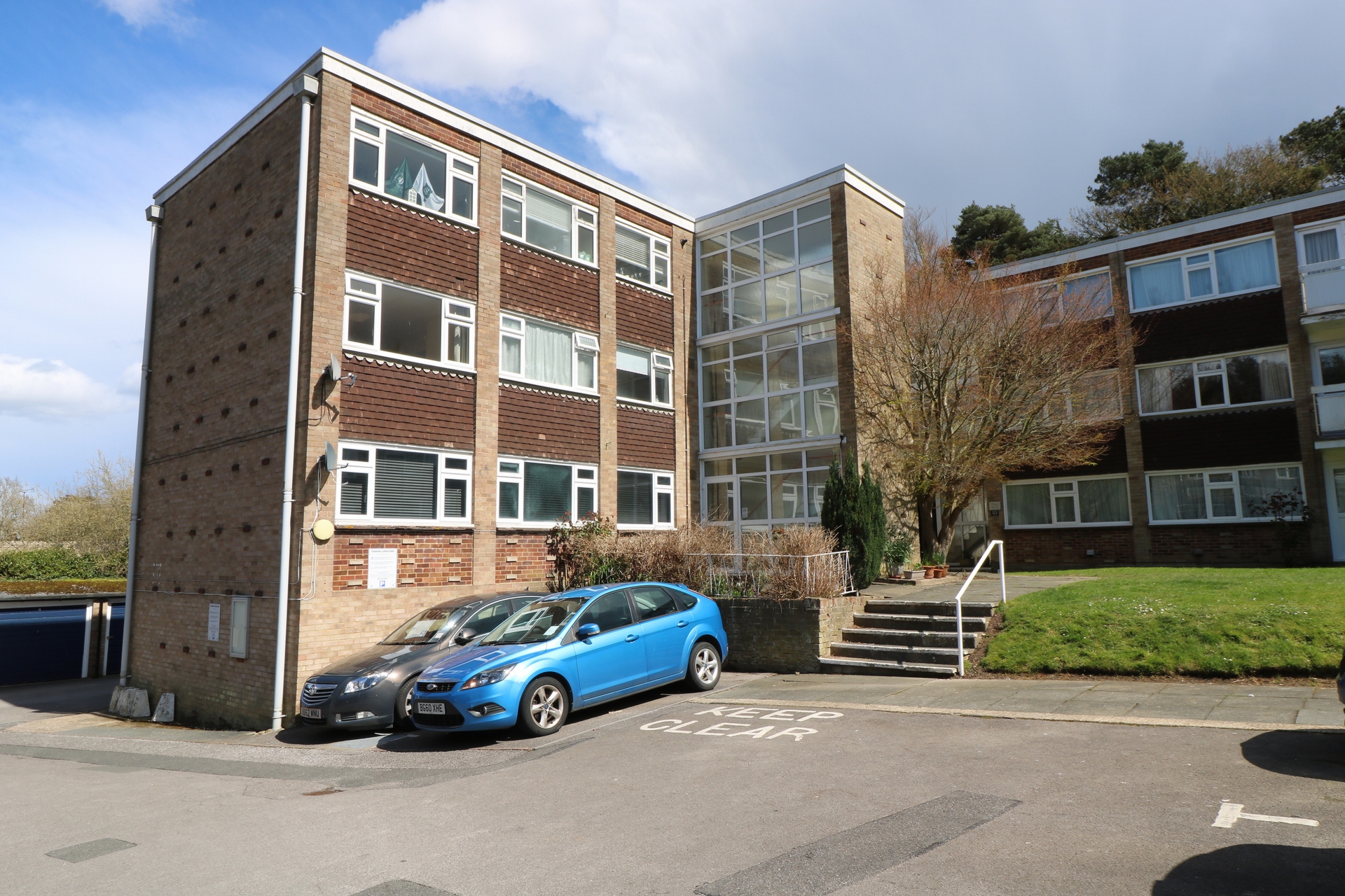 Property For Sale Perrymount Road, Haywards Heath, RH16 2 Bedroom