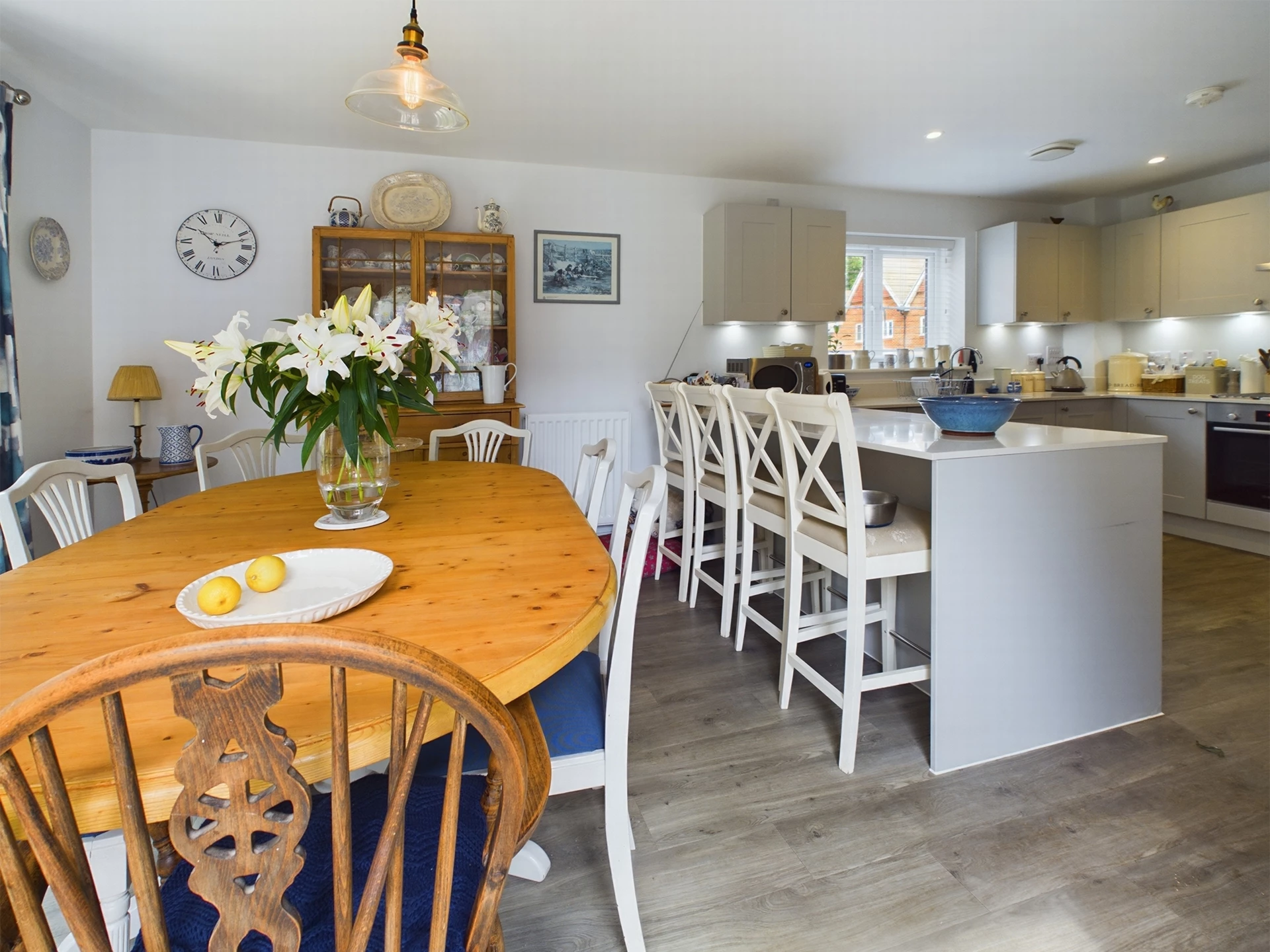 Kitchen & Dining Rm