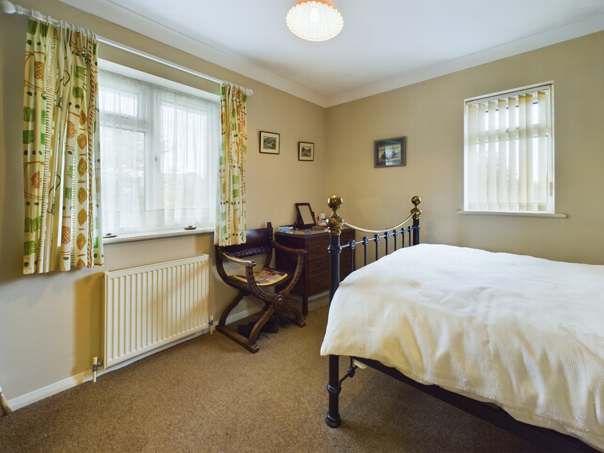 Property For Sale Turners Mill Road, Haywards Heath, RH16 3 Bedroom