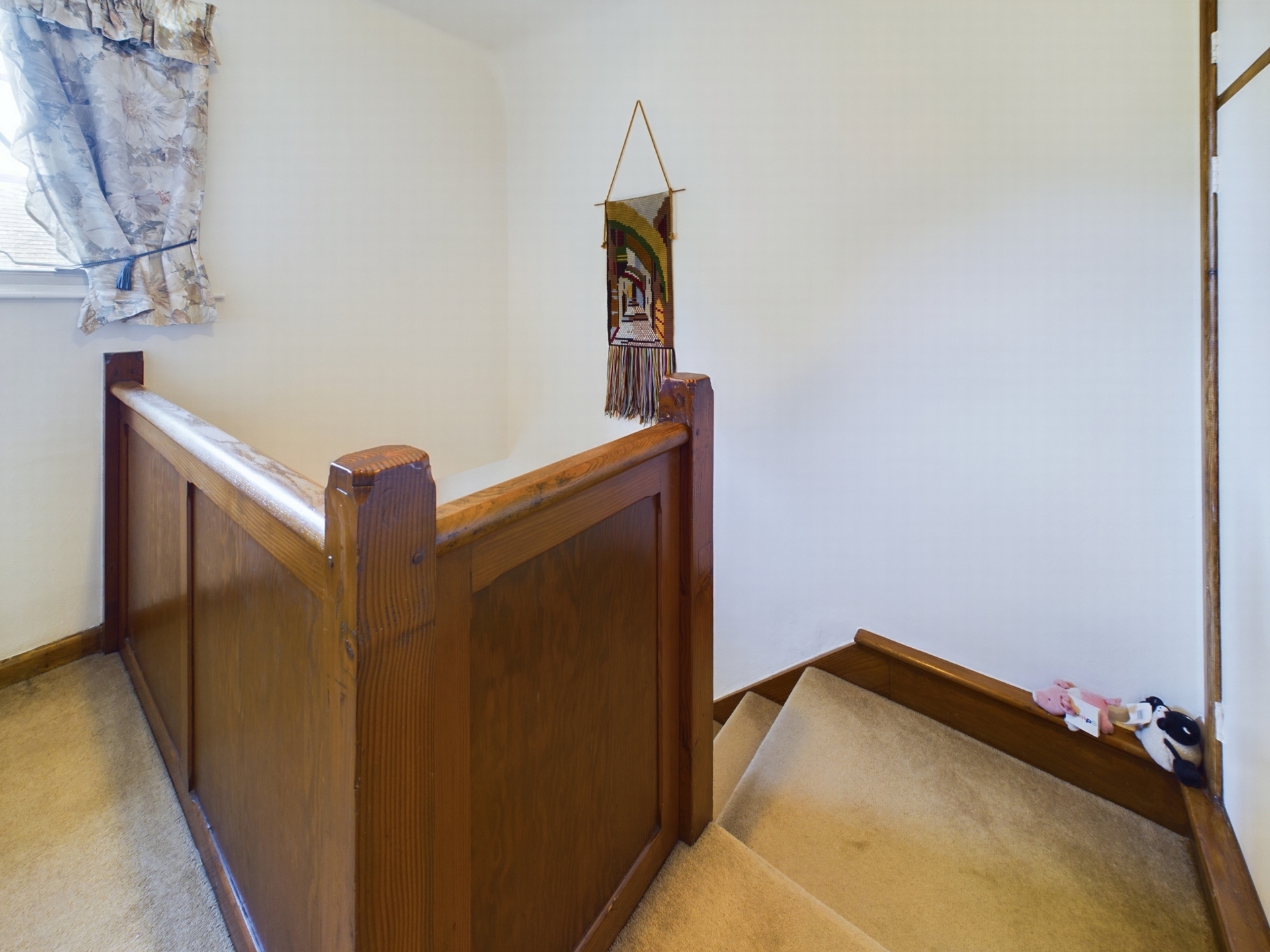 Property For Sale Oathall Road, Haywards Heath, RH16 3 Bedroom House