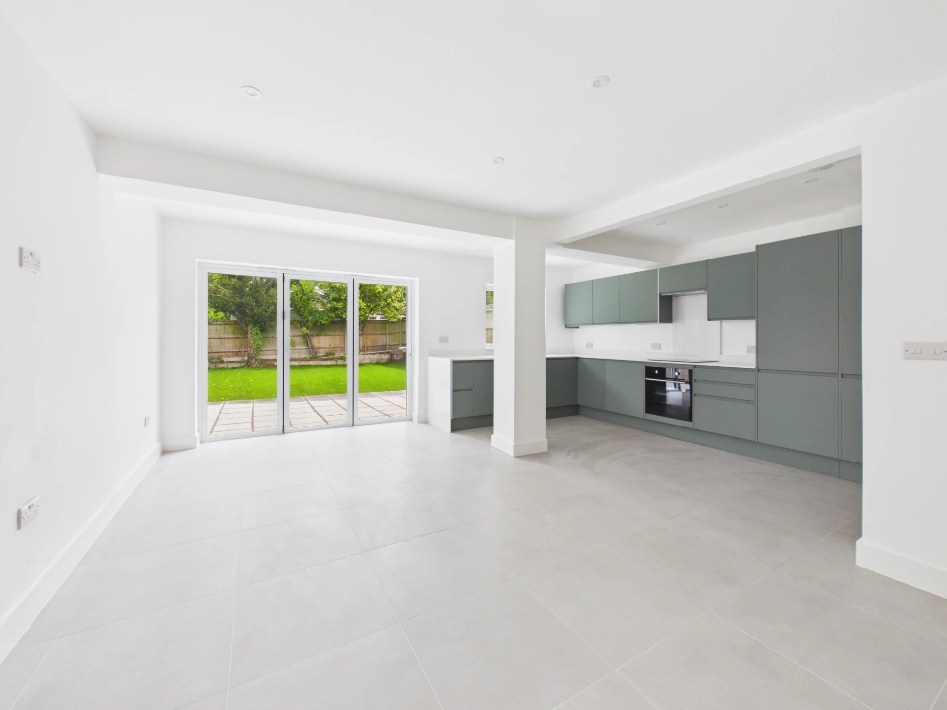 kitchen / living rm