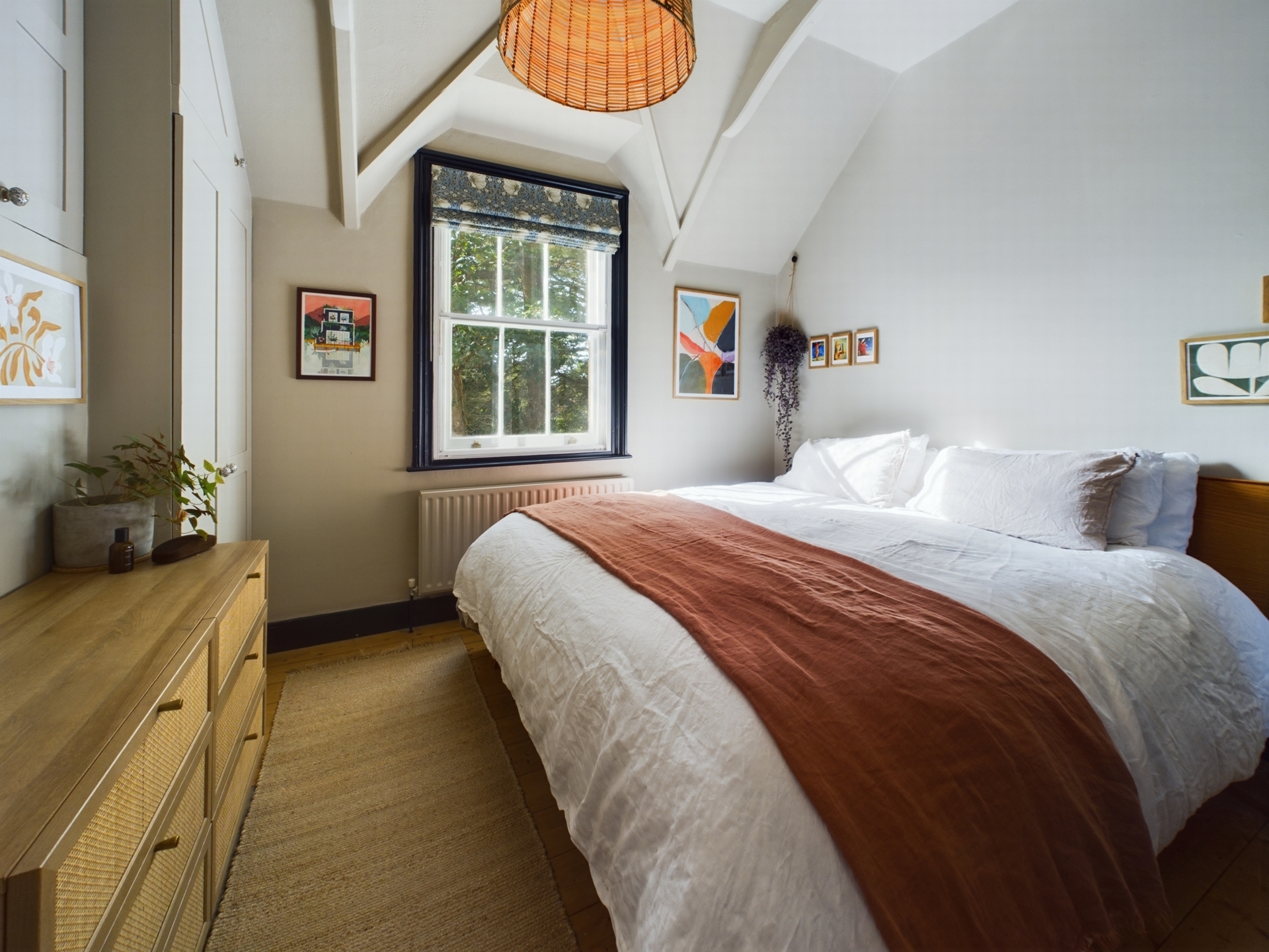 Property For Sale London Lane, Cuckfield, RH17 3 Bedroom House Semi