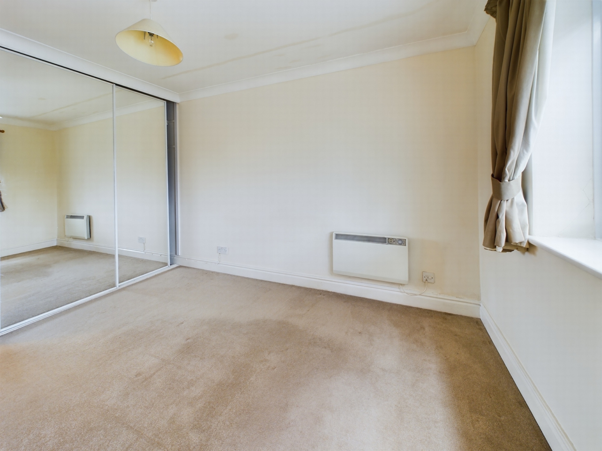 Property For Sale Great Heathmead, Haywards Heath, RH16 1 Bedroom