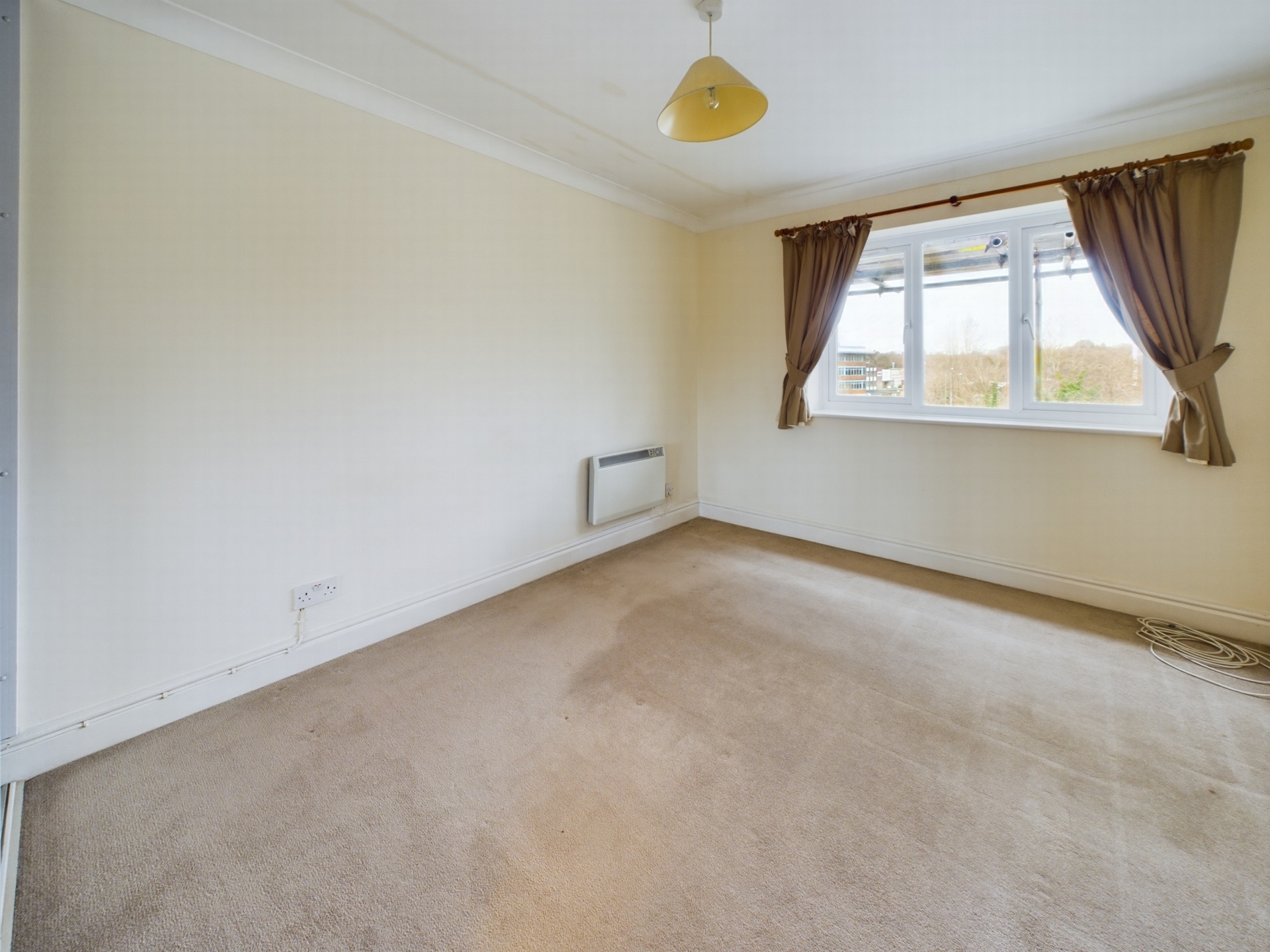Property For Sale Great Heathmead, Haywards Heath, RH16 1 Bedroom