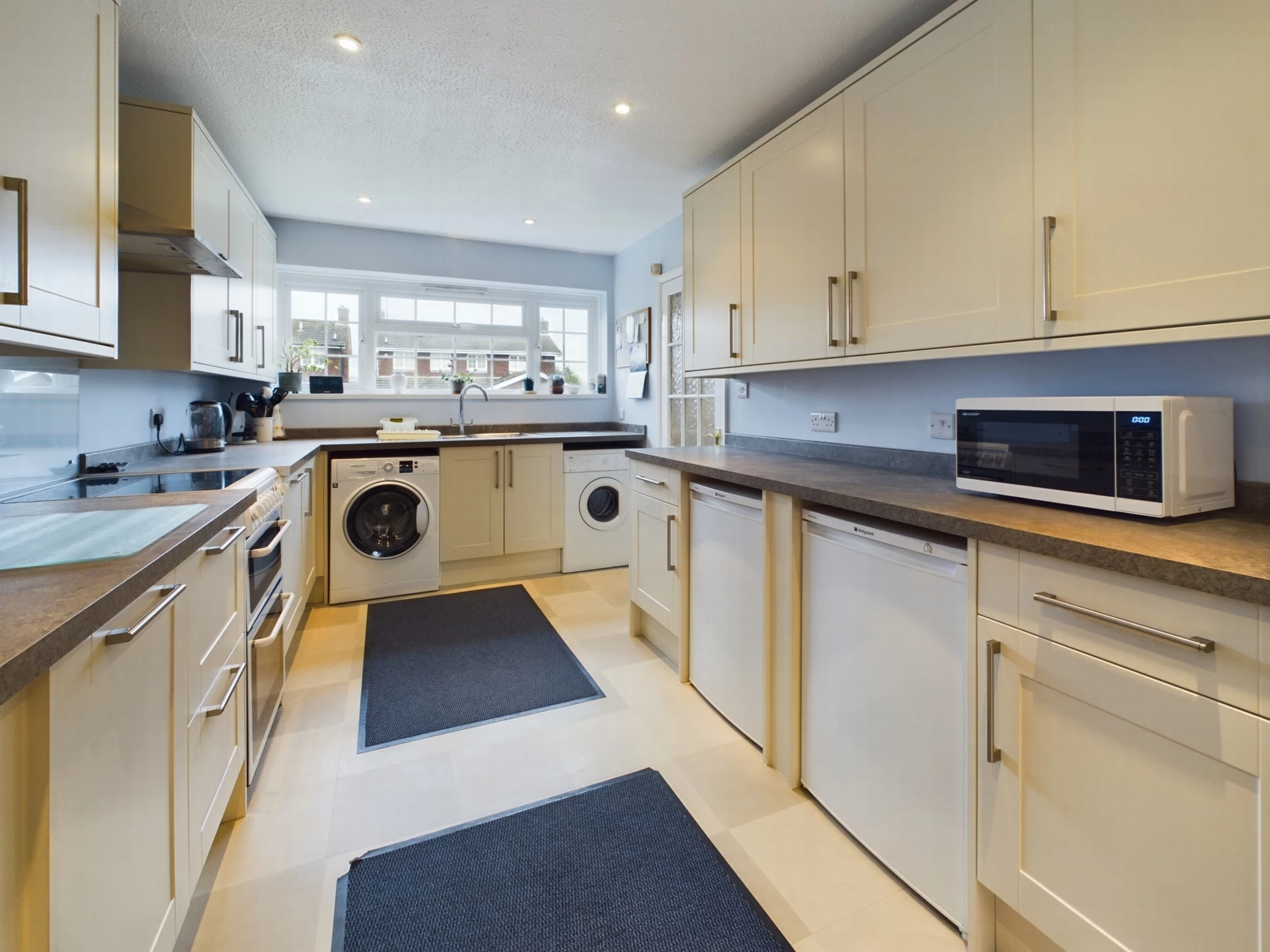 Kitchen/Brfst Rm