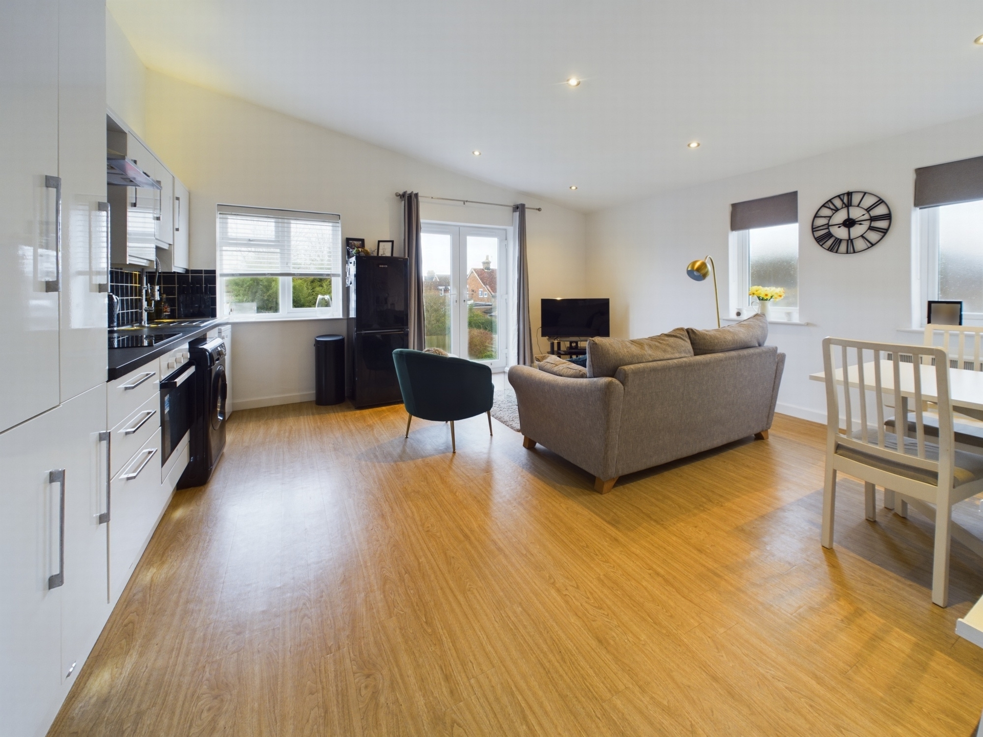 Property For Sale Gower Road, Haywards Heath, RH16 1 Bedroom Flat