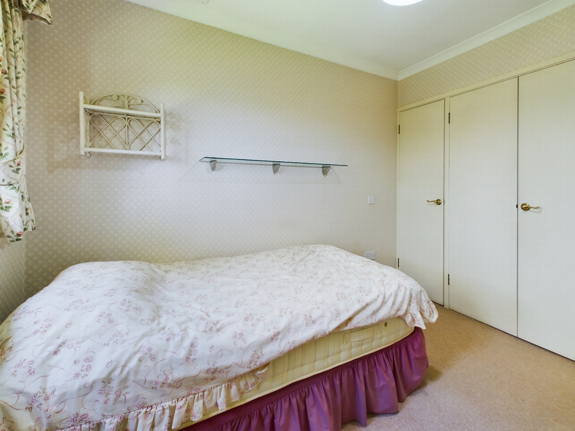 Property For Sale Road, Haywards Heath, RH16 2 Bedroom