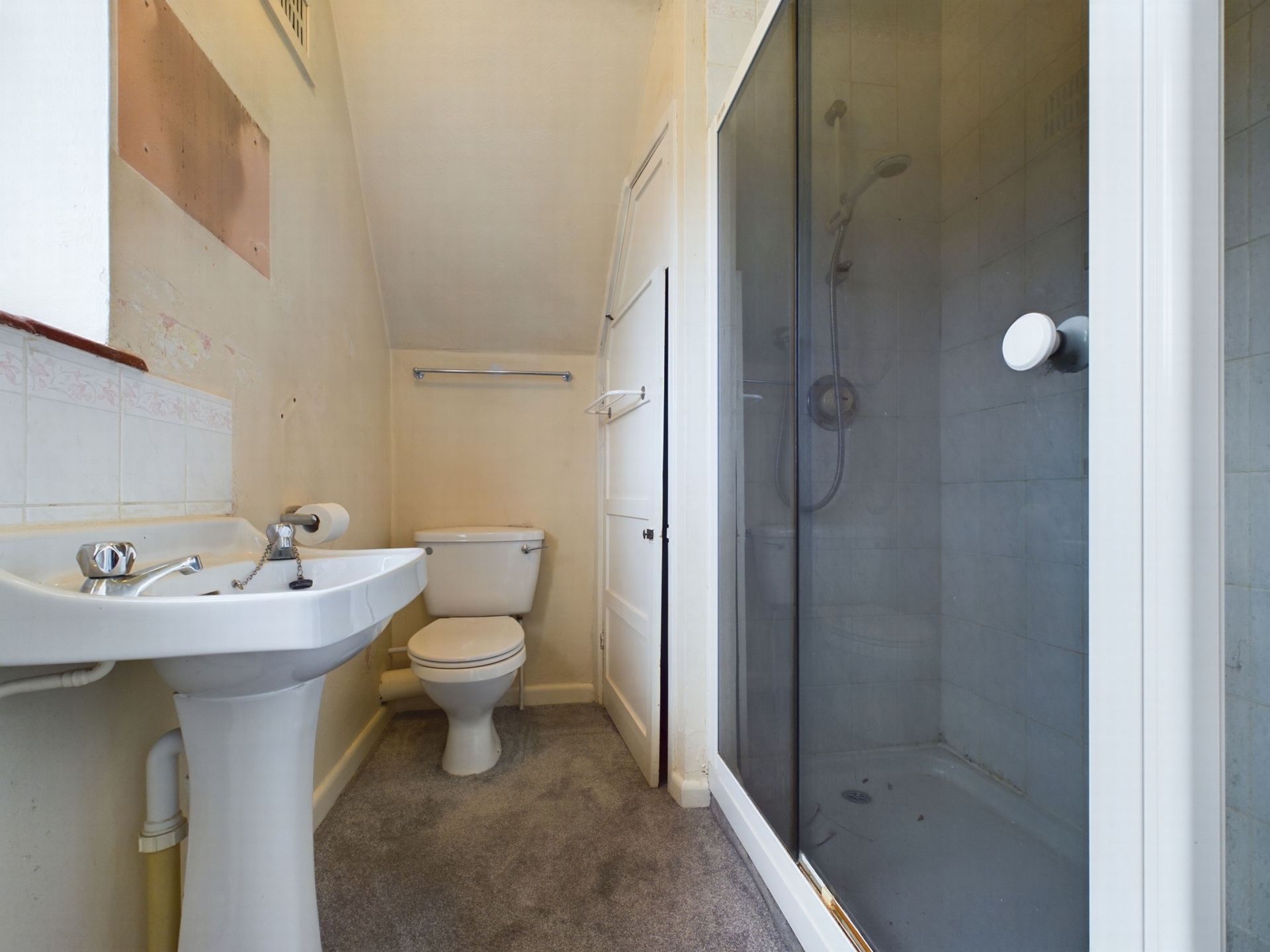 Property For Sale Allen Road, Haywards Heath, RH16 2 Bedroom House