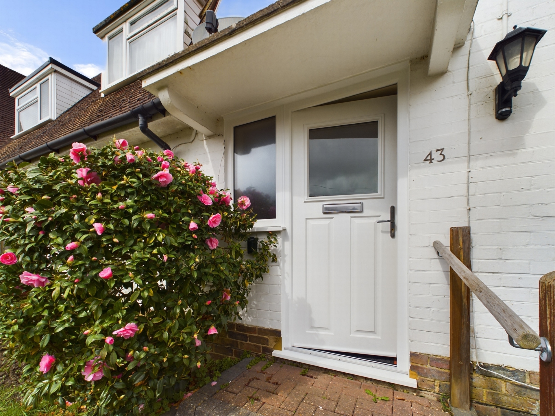 Property For Sale Allen Road, Haywards Heath, RH16 2 Bedroom House