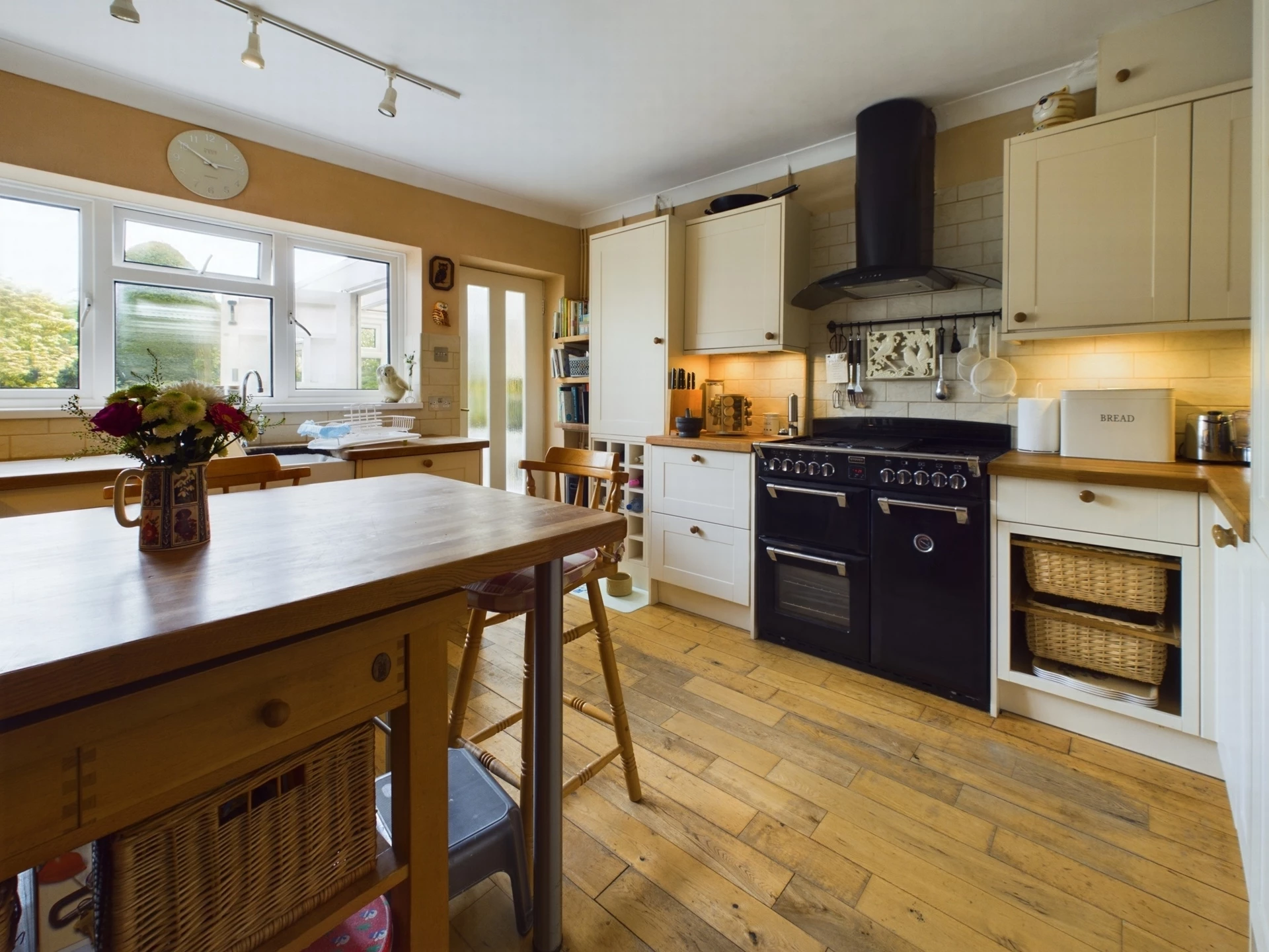 Kitchen/Breakfast Rm