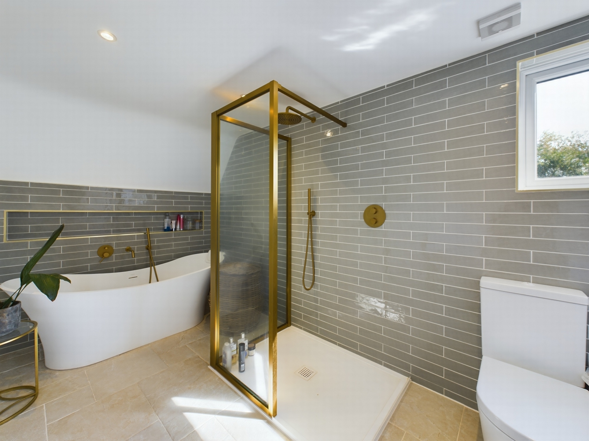 En Suite Shower/Bath