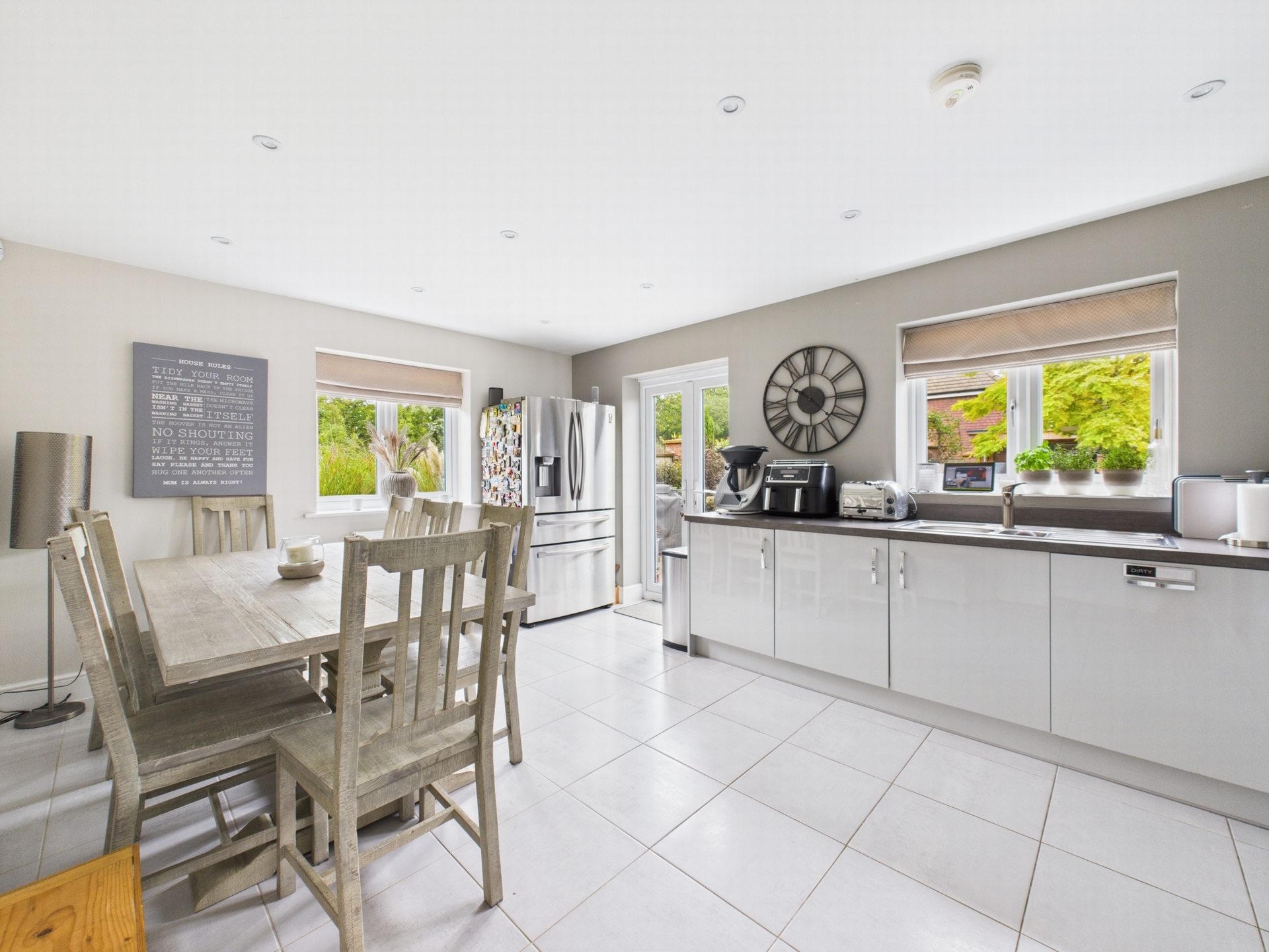 Kitchen/Dining Room
