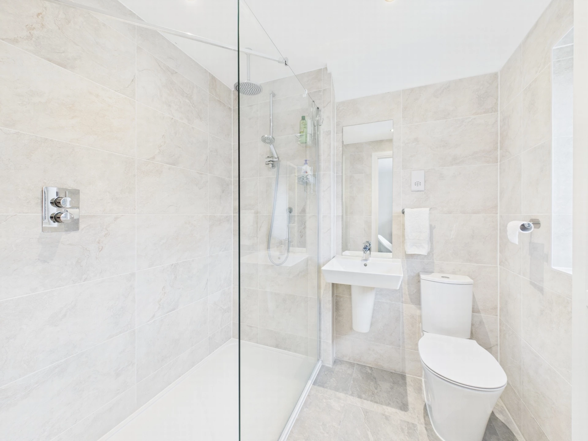 En Suite Shower Rm 2