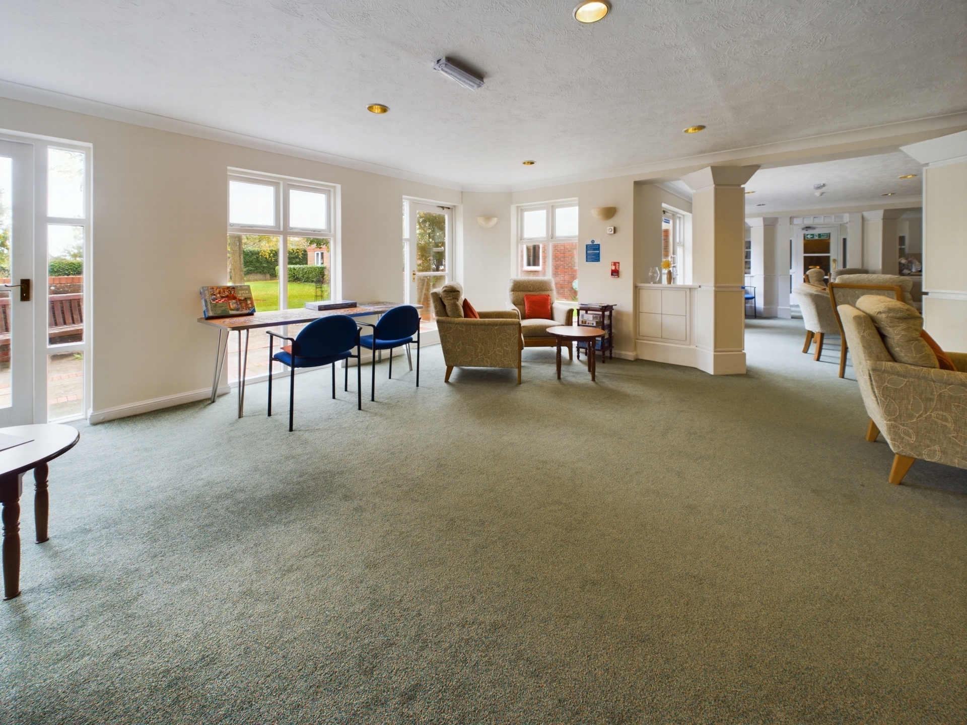 Comm Lounge 2