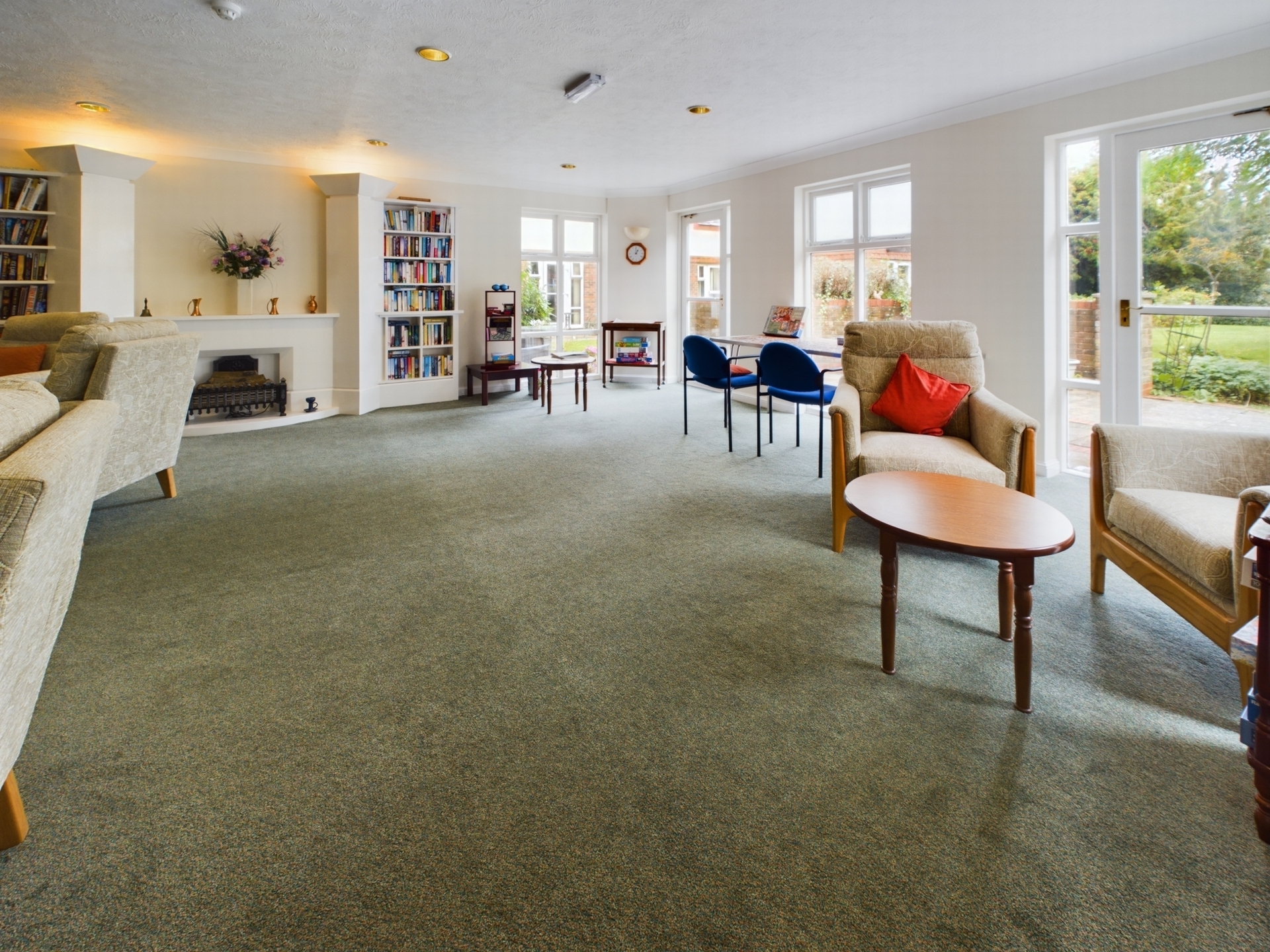 Comm Lounge 3