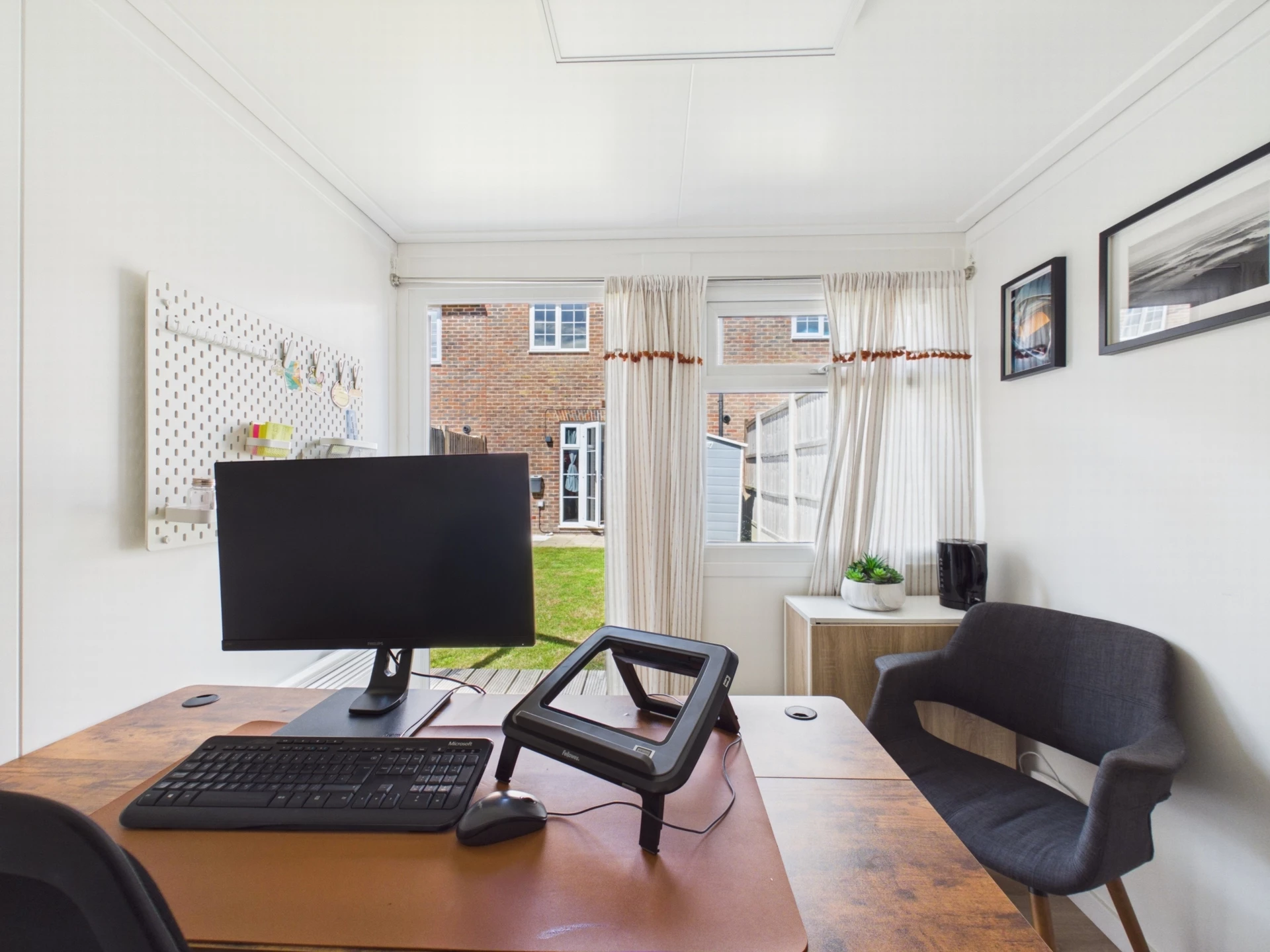 Photo 11