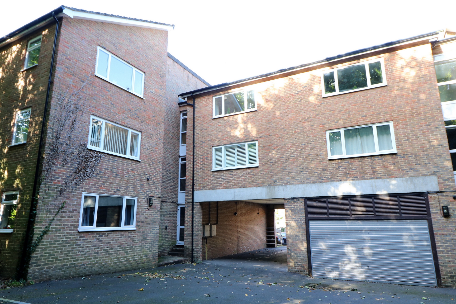 Property For Sale Perrymount Road, Haywards Heath, RH16 2 Bedroom