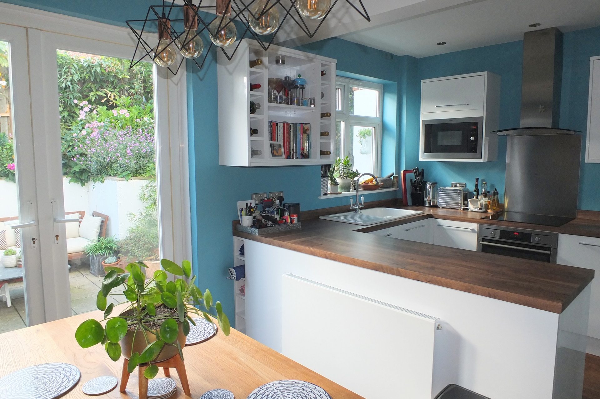 Property For Sale Western Road, Haywards Heath, RH16 3 Bedroom House