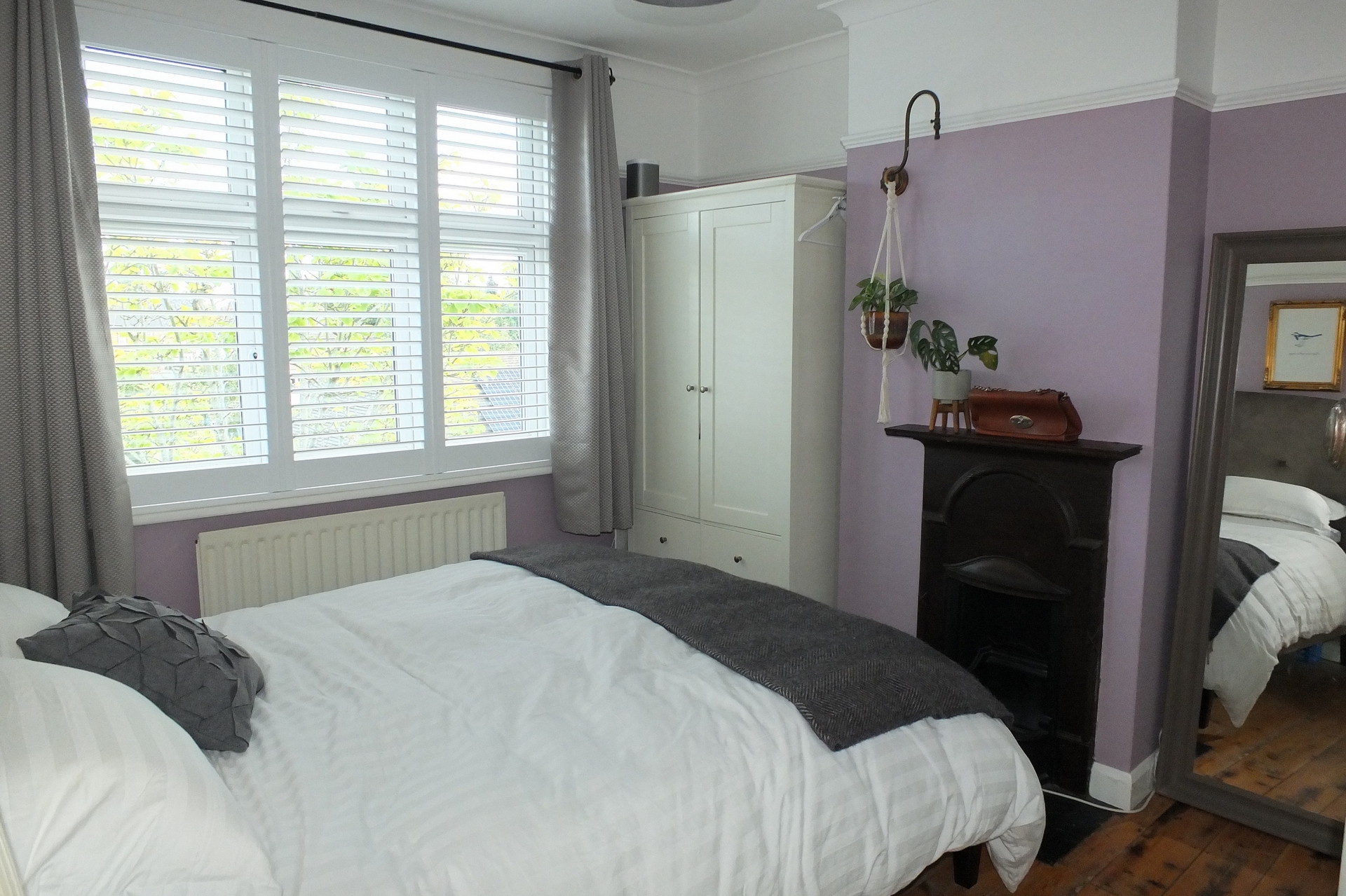 Property For Sale Western Road, Haywards Heath, RH16 3 Bedroom House