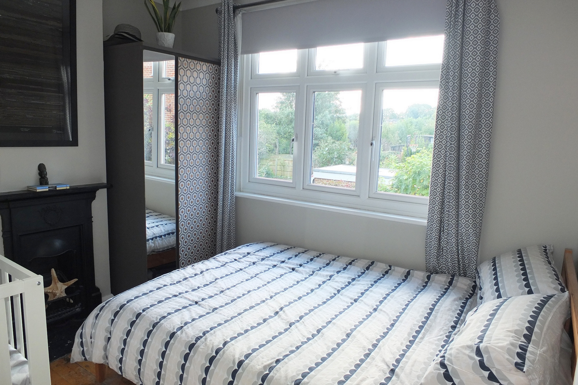 Property For Sale Western Road, Haywards Heath, RH16 3 Bedroom House