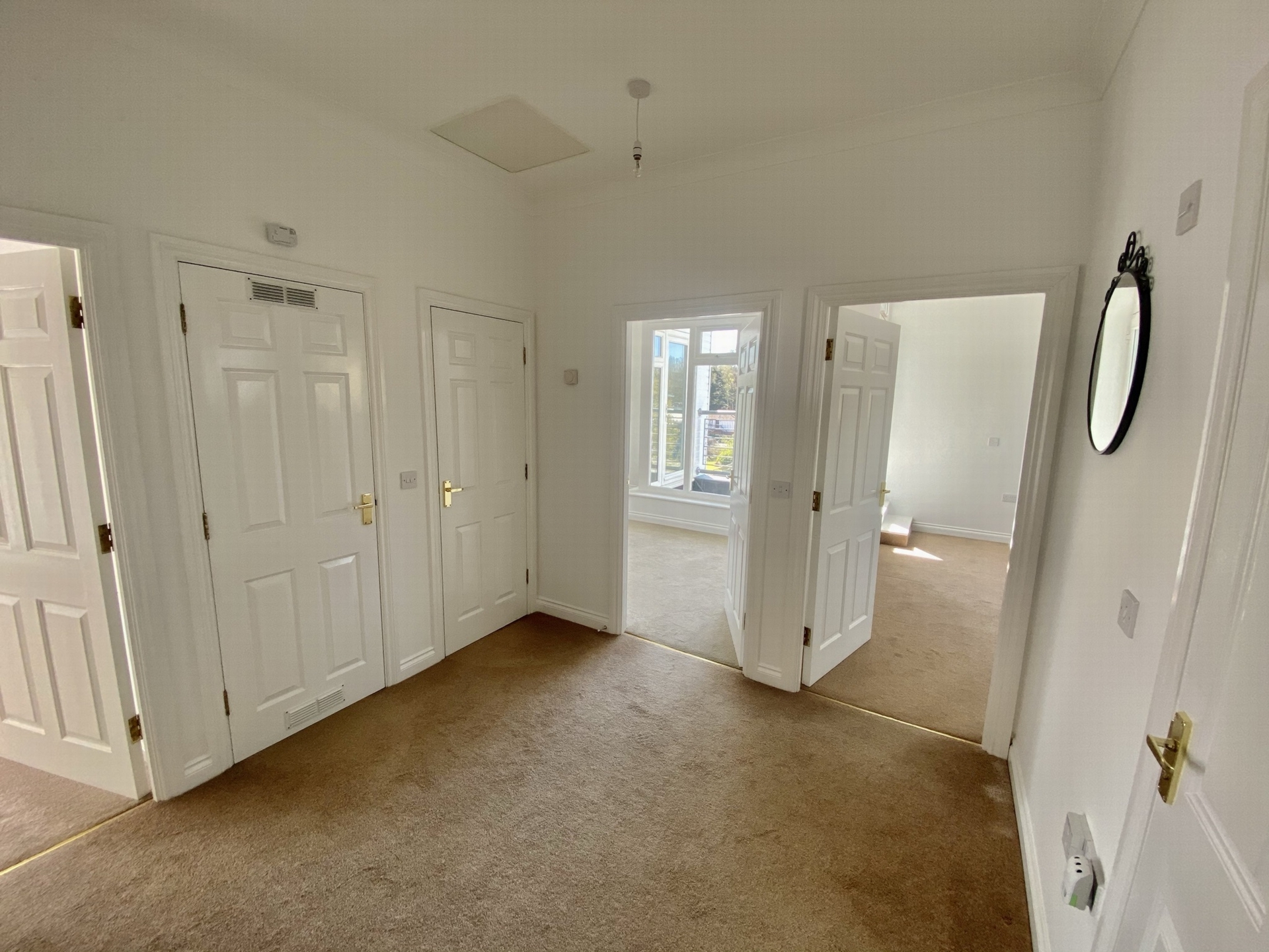Property For Sale Harlands Road, Haywards Heath, RH16 2 Bedroom Flat