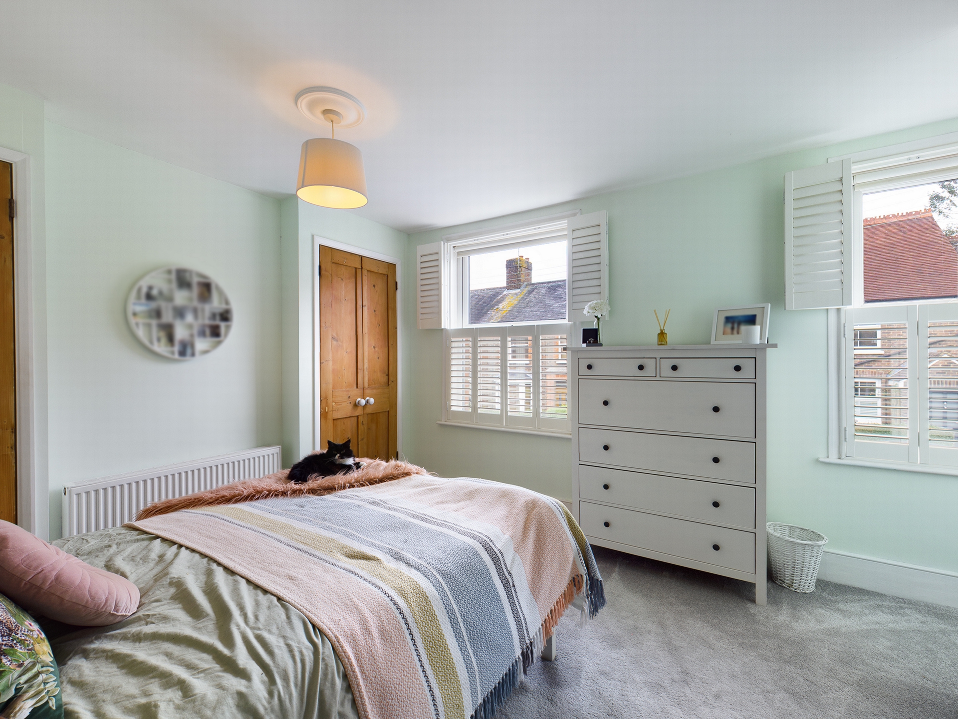 Property For Sale Kents Road, Haywards Heath, RH16 3 Bedroom House