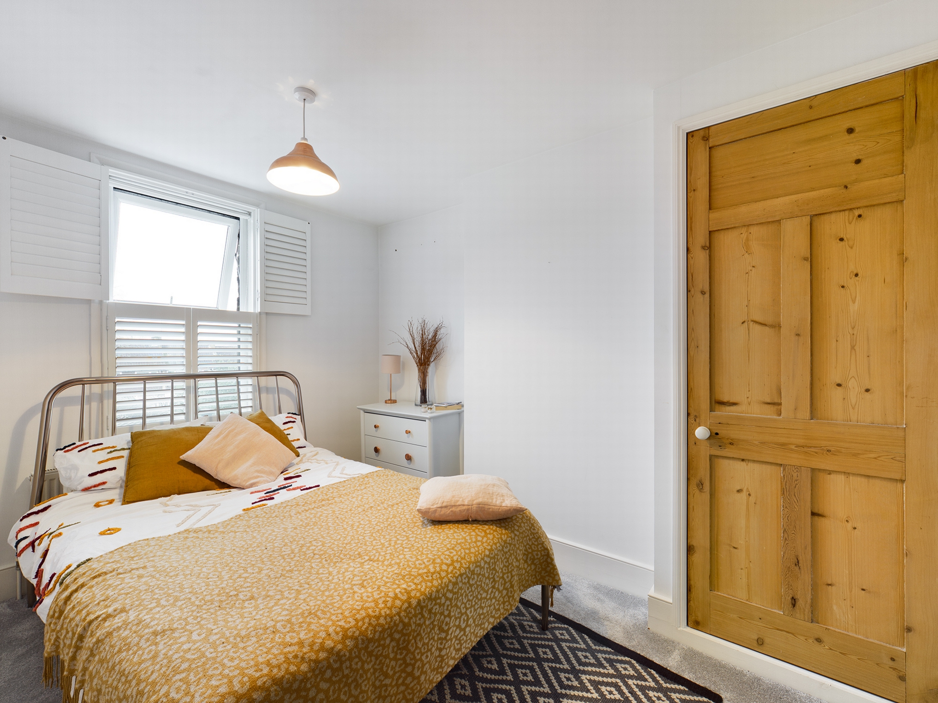 Property For Sale Kents Road, Haywards Heath, RH16 3 Bedroom House