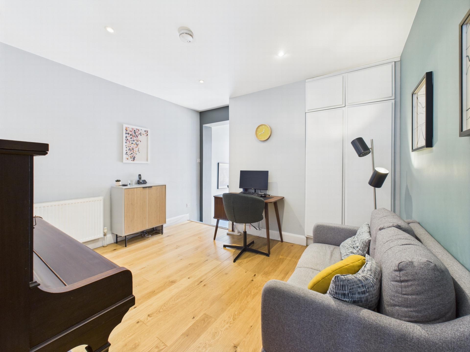 Family room 2