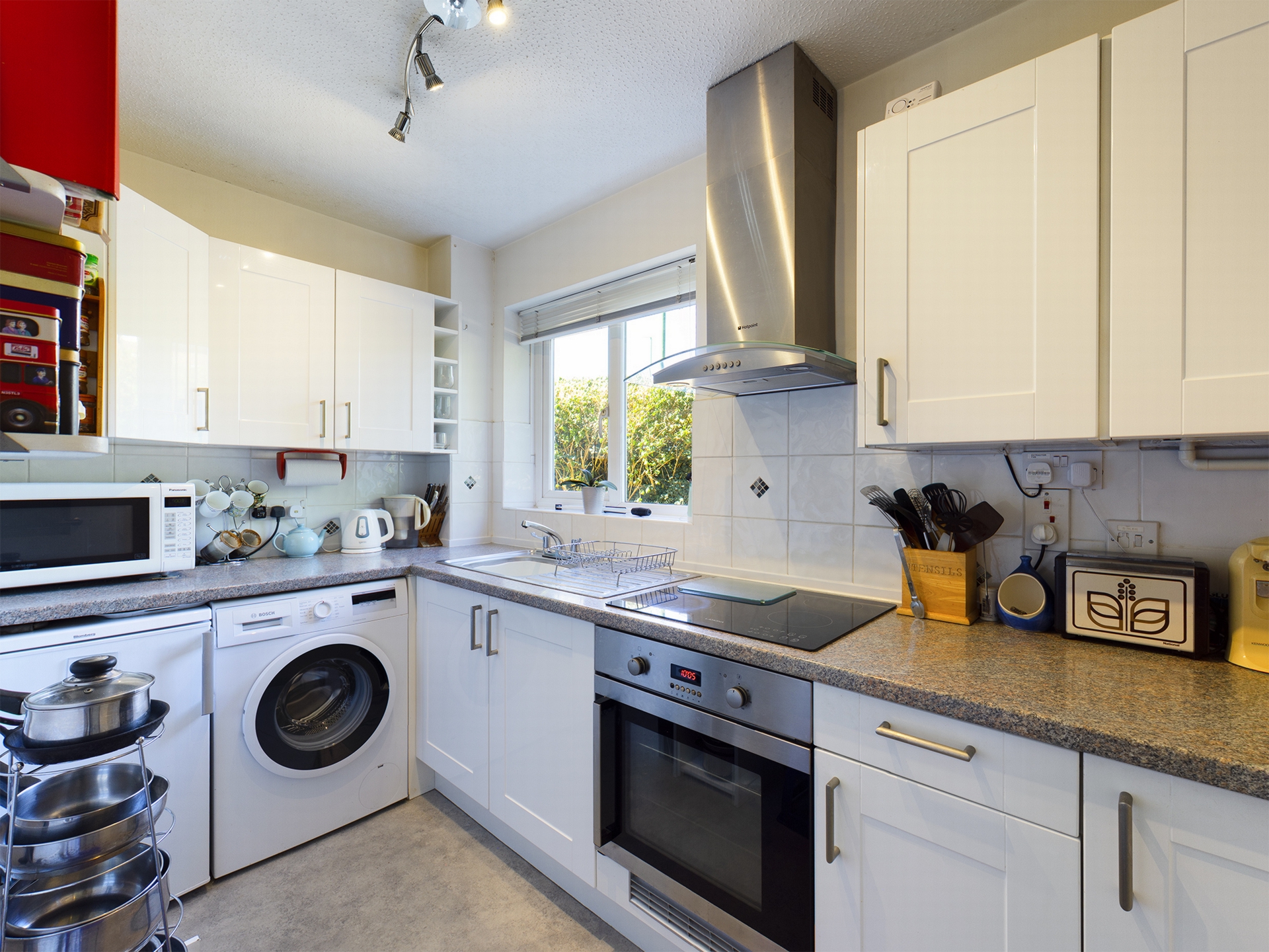 Property For Sale Iona Way, Haywards Heath, RH16 2 Bedroom Flat