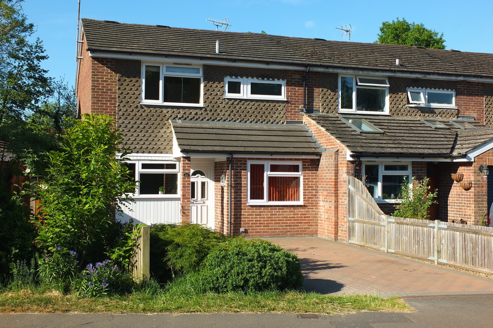 Property For Sale Barnmead, Haywards Heath, RH16 3 Bedroom House Semi