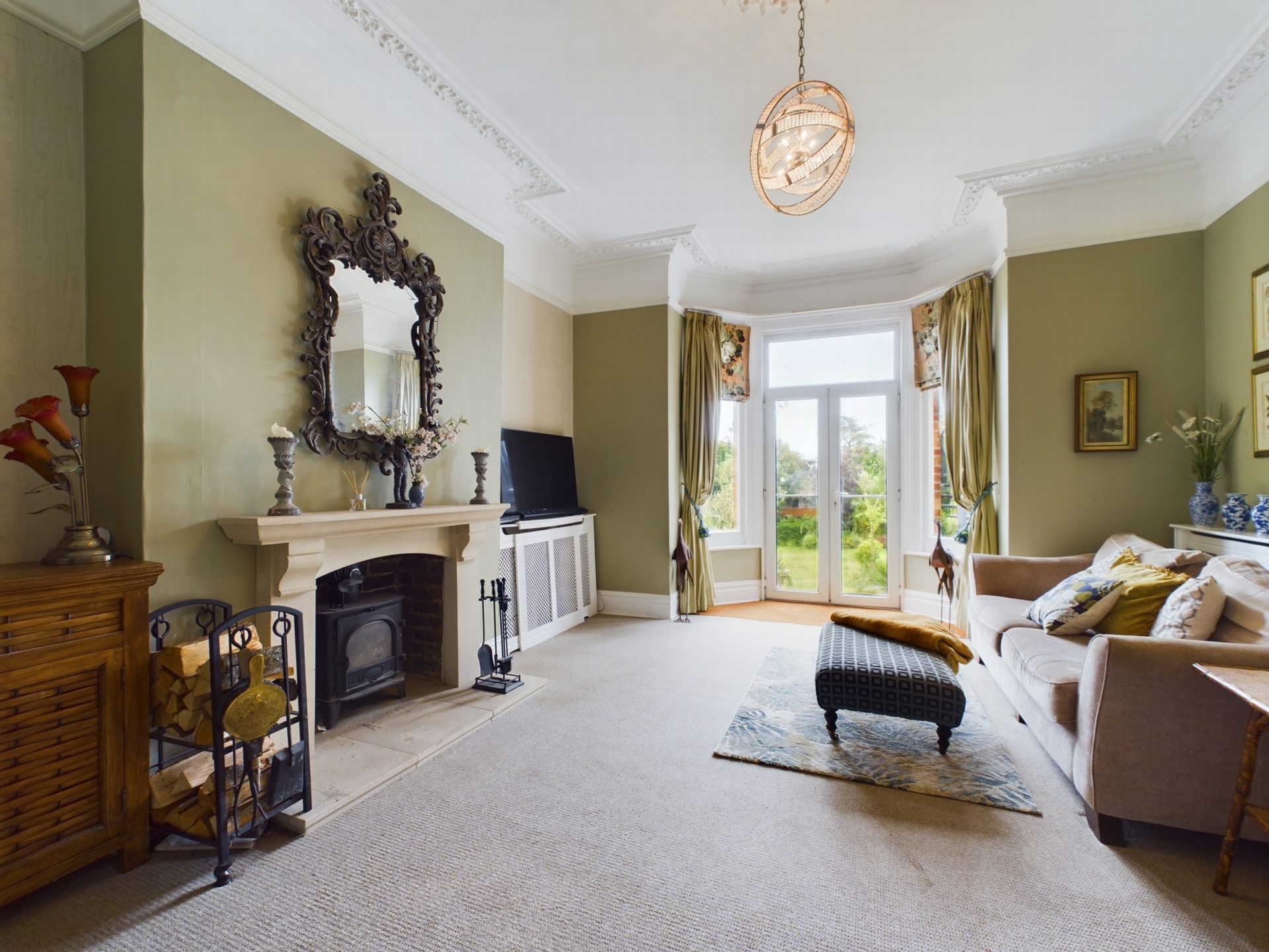 Property For Sale Off Muster Green, Haywards Heath, RH16 9 Bedroom