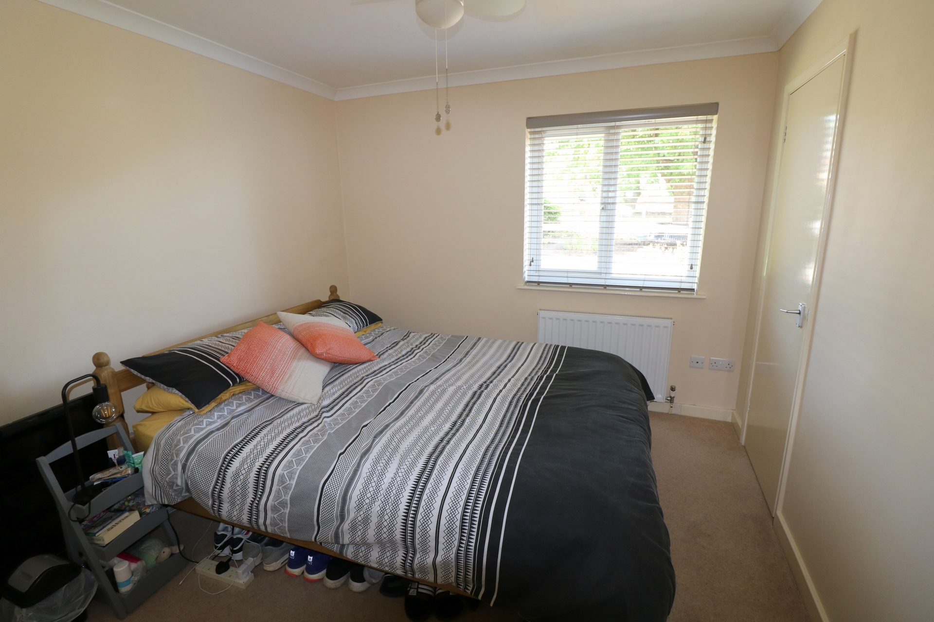 Property For Sale Caxton Way, Haywards Heath, RH16 2 Bedroom Flat