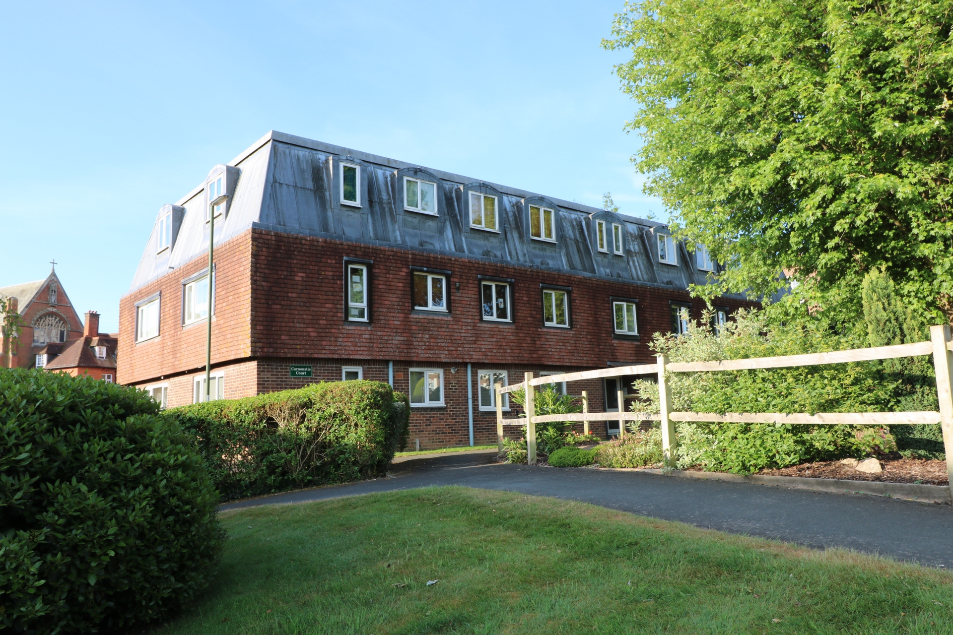 Property For Sale Caxton Way, Haywards Heath, RH16 2 Bedroom Flat