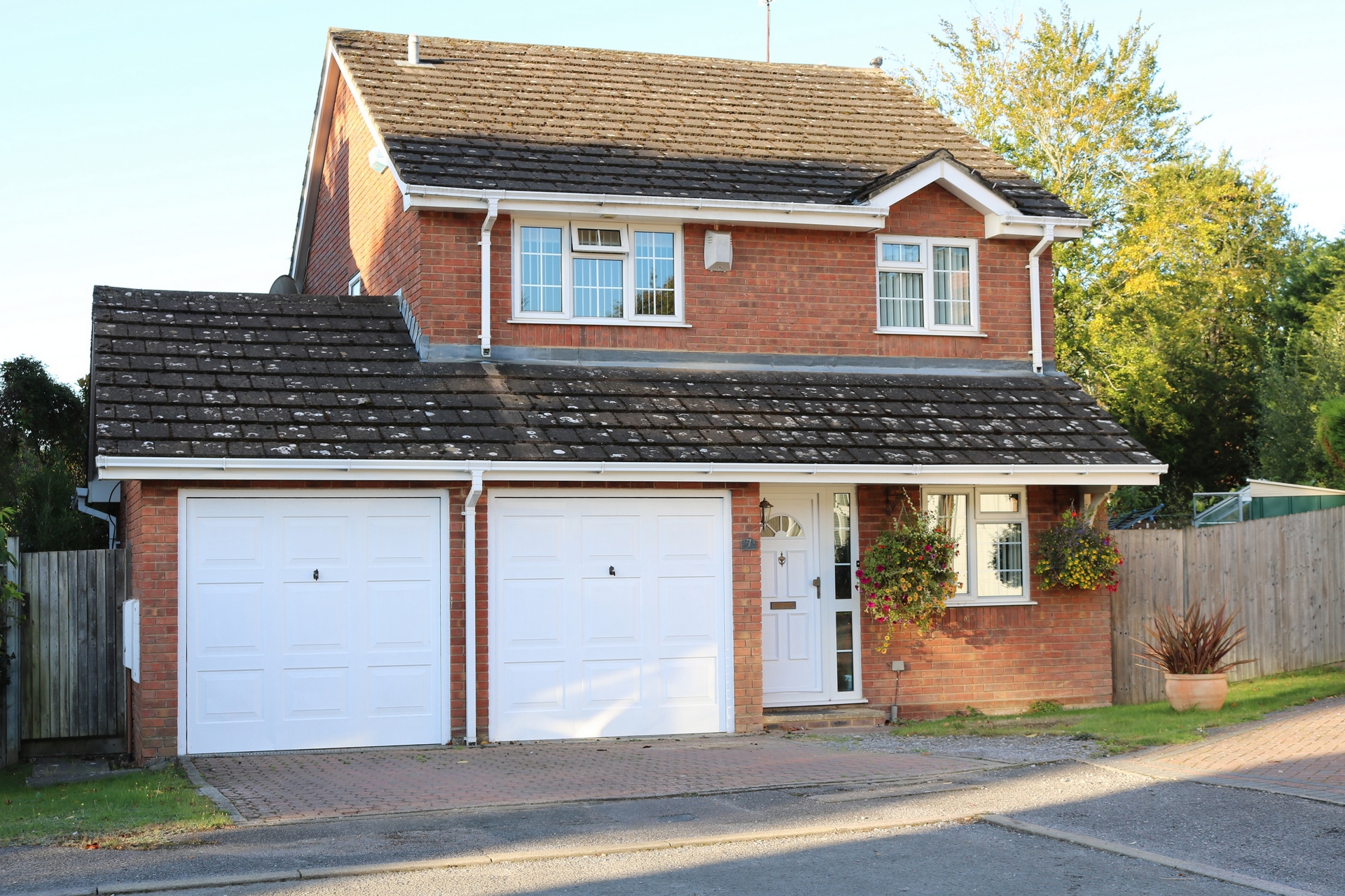 Property For Sale Willow Park, Haywards Heath, RH16 4 Bedroom House