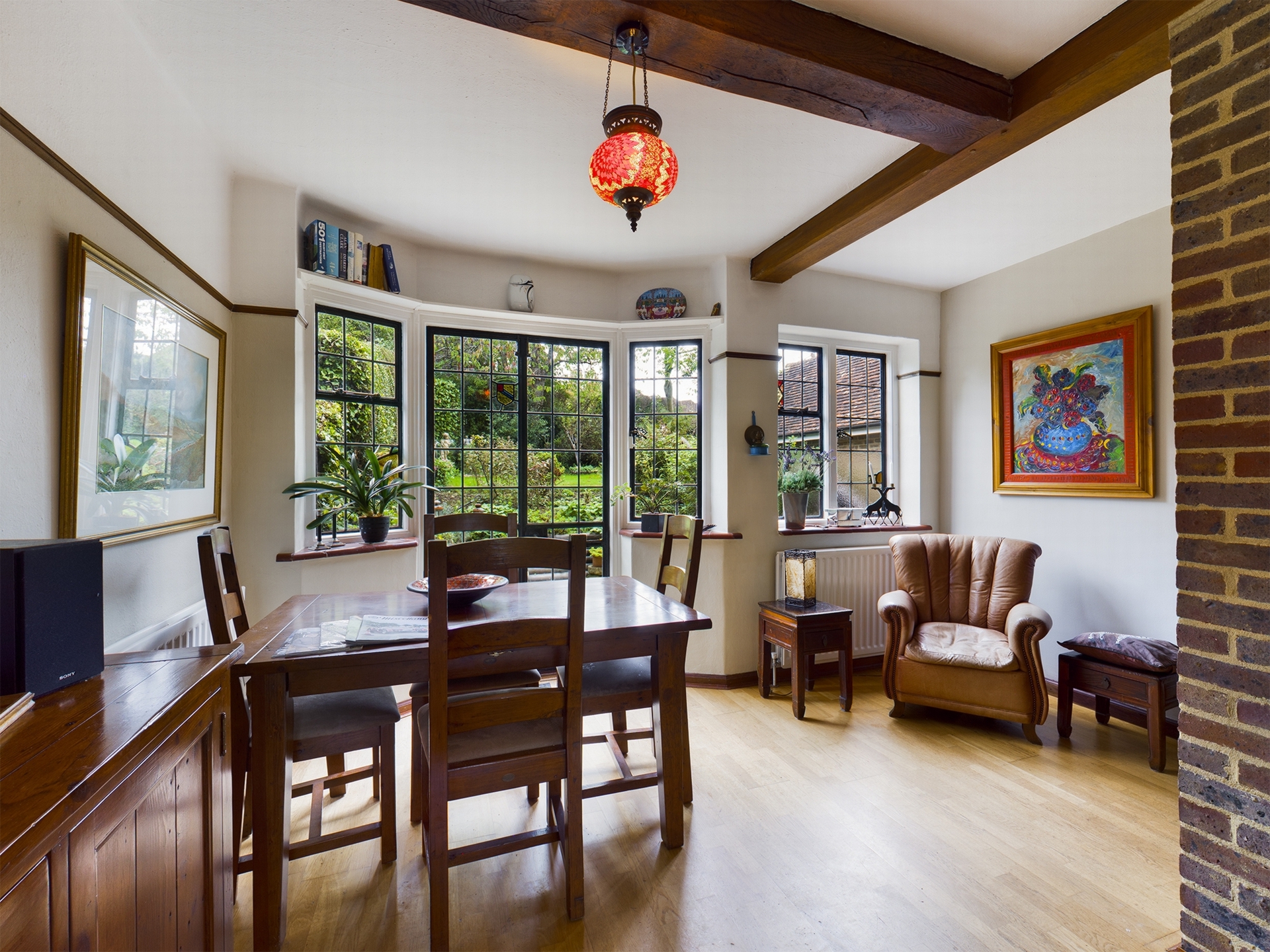 Property For Sale Summerhill Close, Haywards Heath, RH16 3 Bedroom