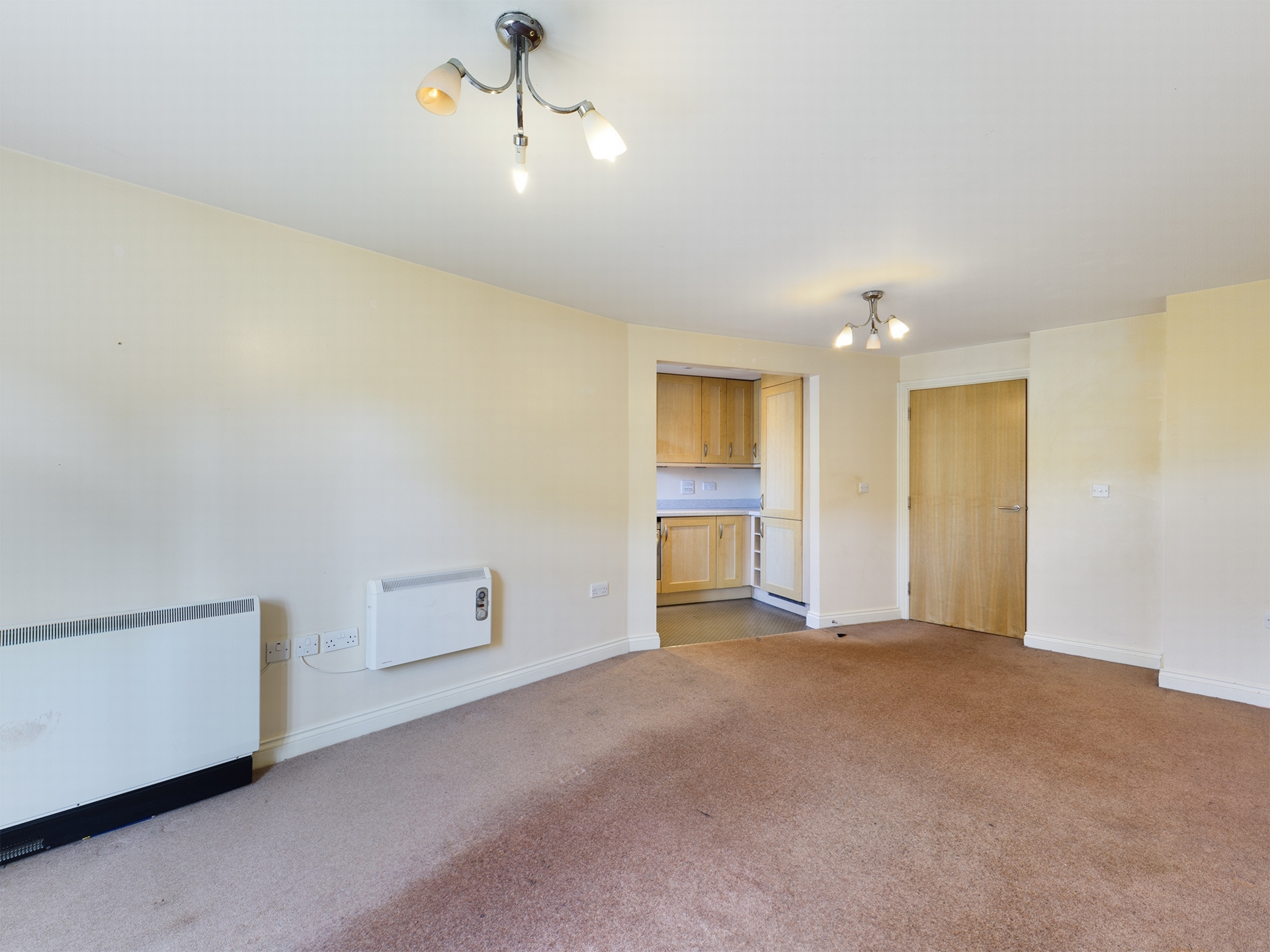 Property For Sale Gordon Road, Haywards Heath, RH16 2 Bedroom Flat