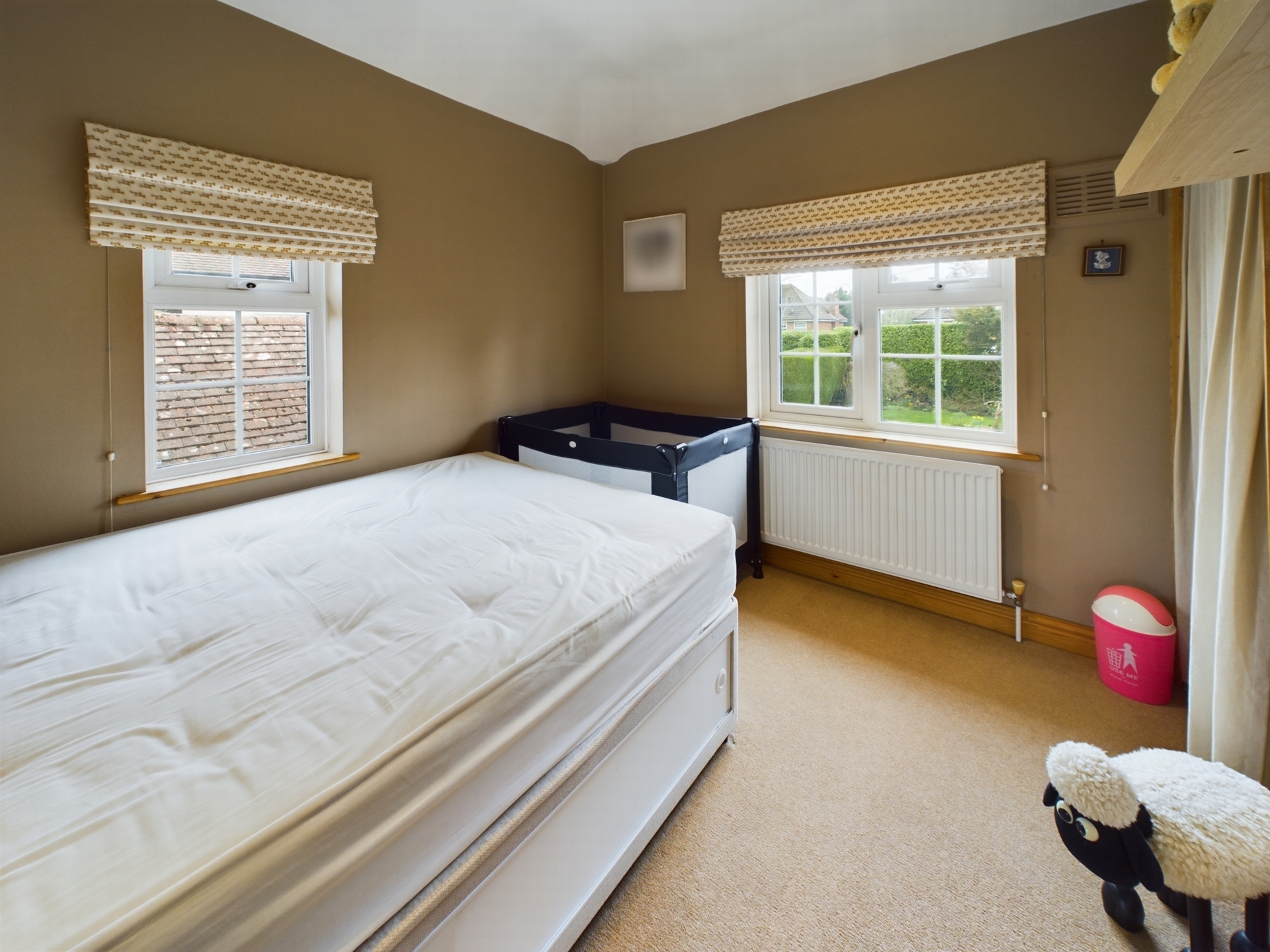 Property For Sale Fairfield Way, Haywards Heath, RH16 3 Bedroom House