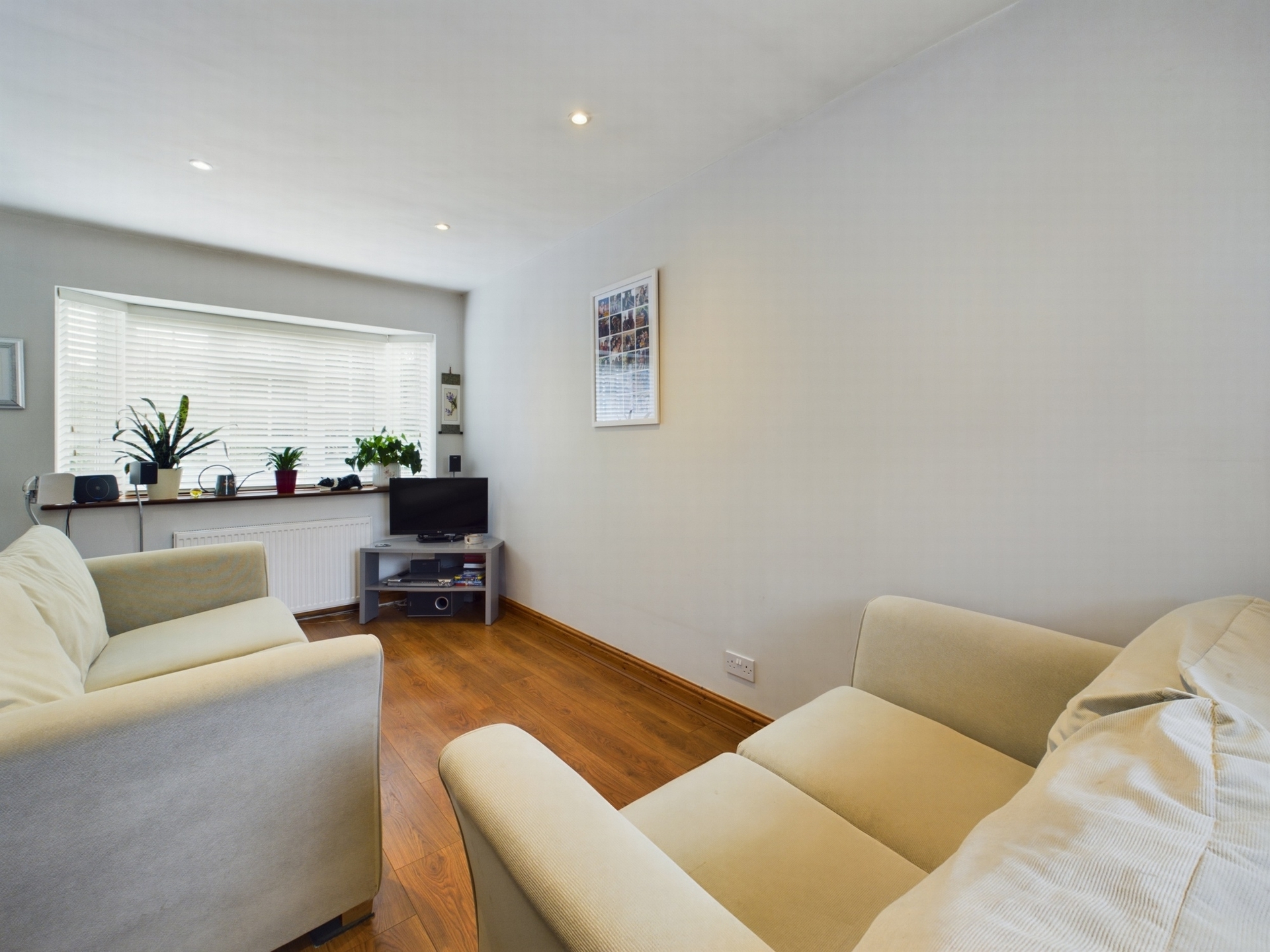 Property For Sale Fairfield Way, Haywards Heath, RH16 3 Bedroom House