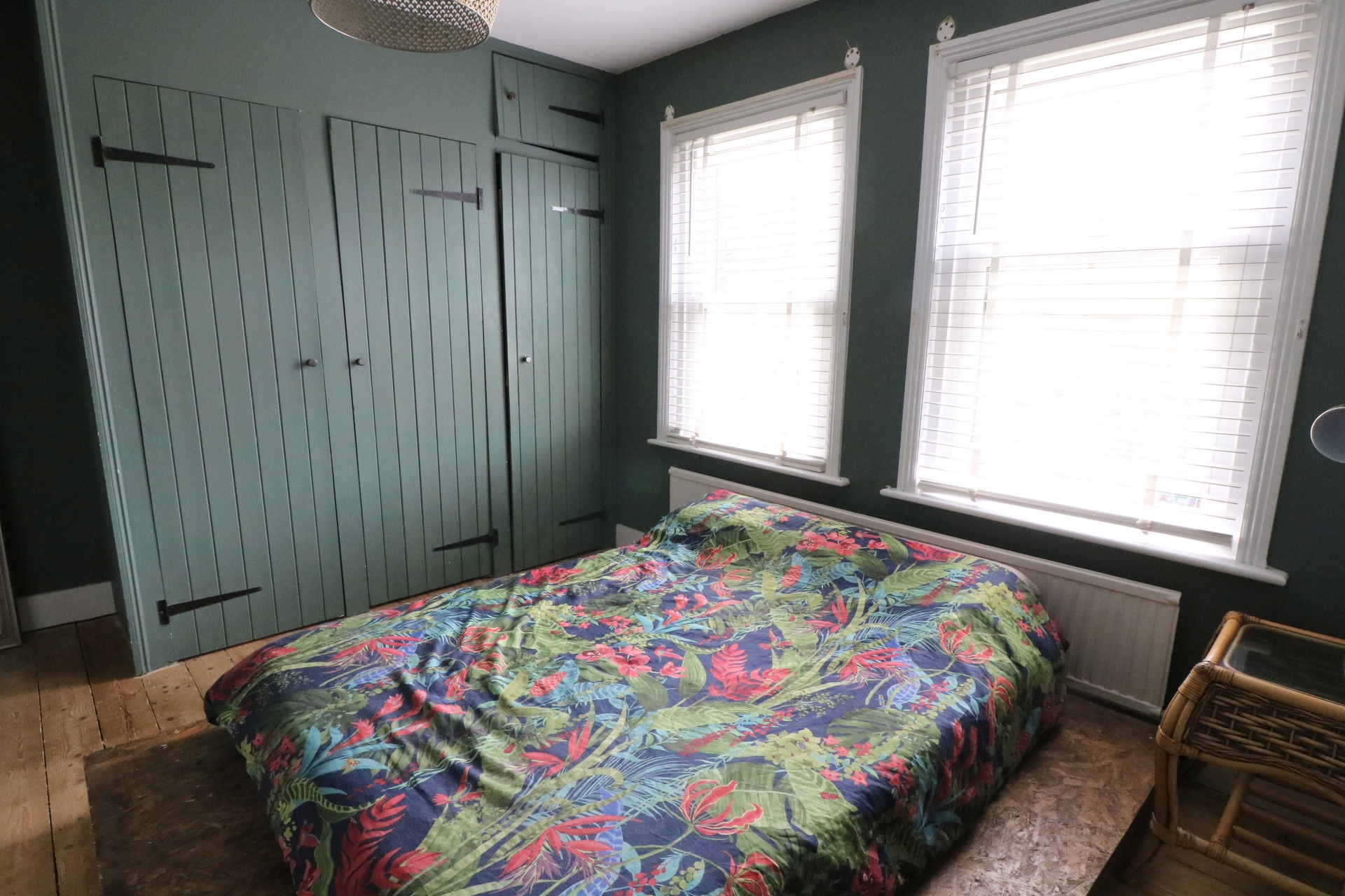 Property For Sale Western Road, Haywards Heath, RH16 3 Bedroom House