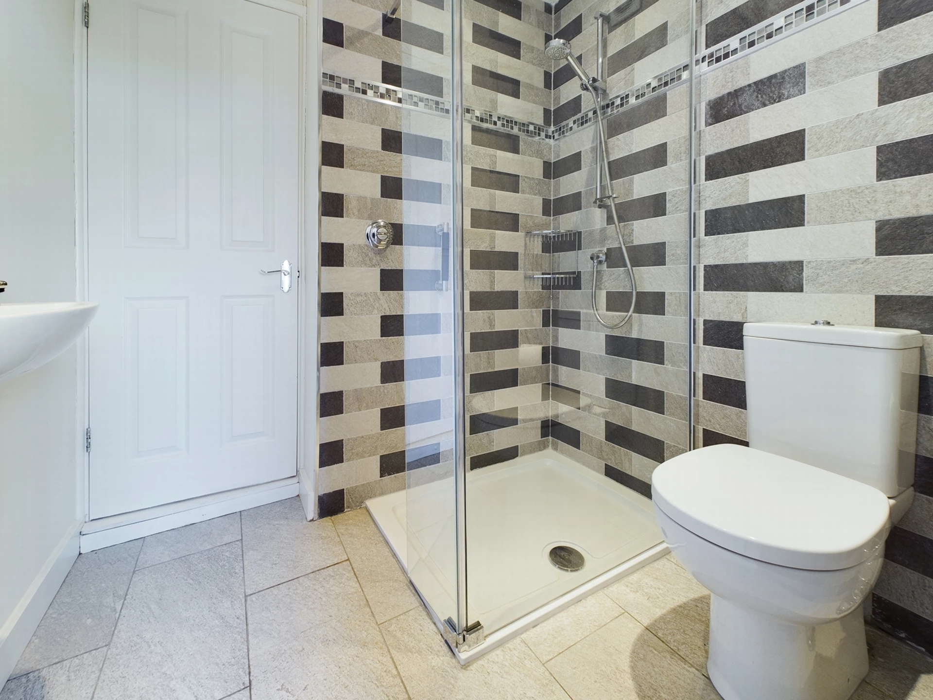 Shower/Cloakroom