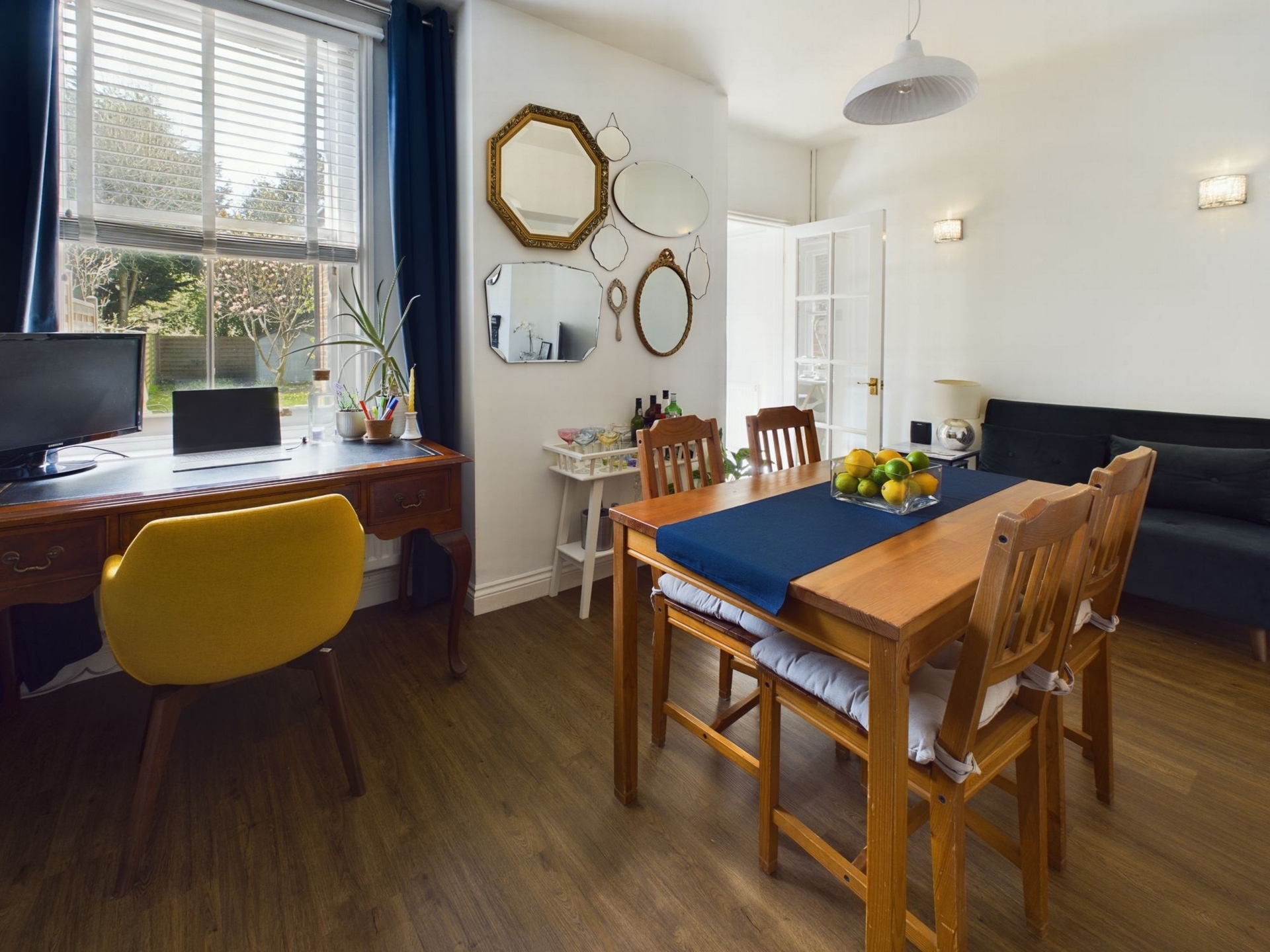 Property For Sale Queens Road, Haywards Heath, RH16 2 Bedroom House