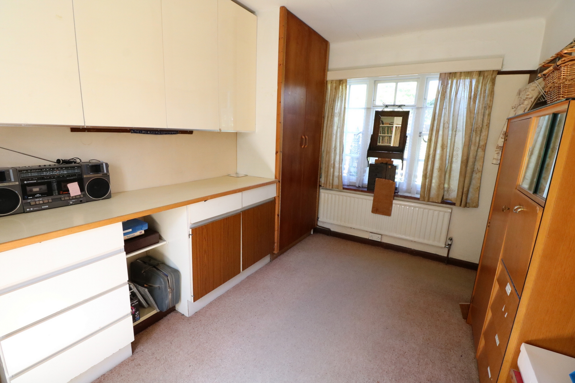 Property For Sale Greenways, Haywards Heath, RH16 3 Bedroom House