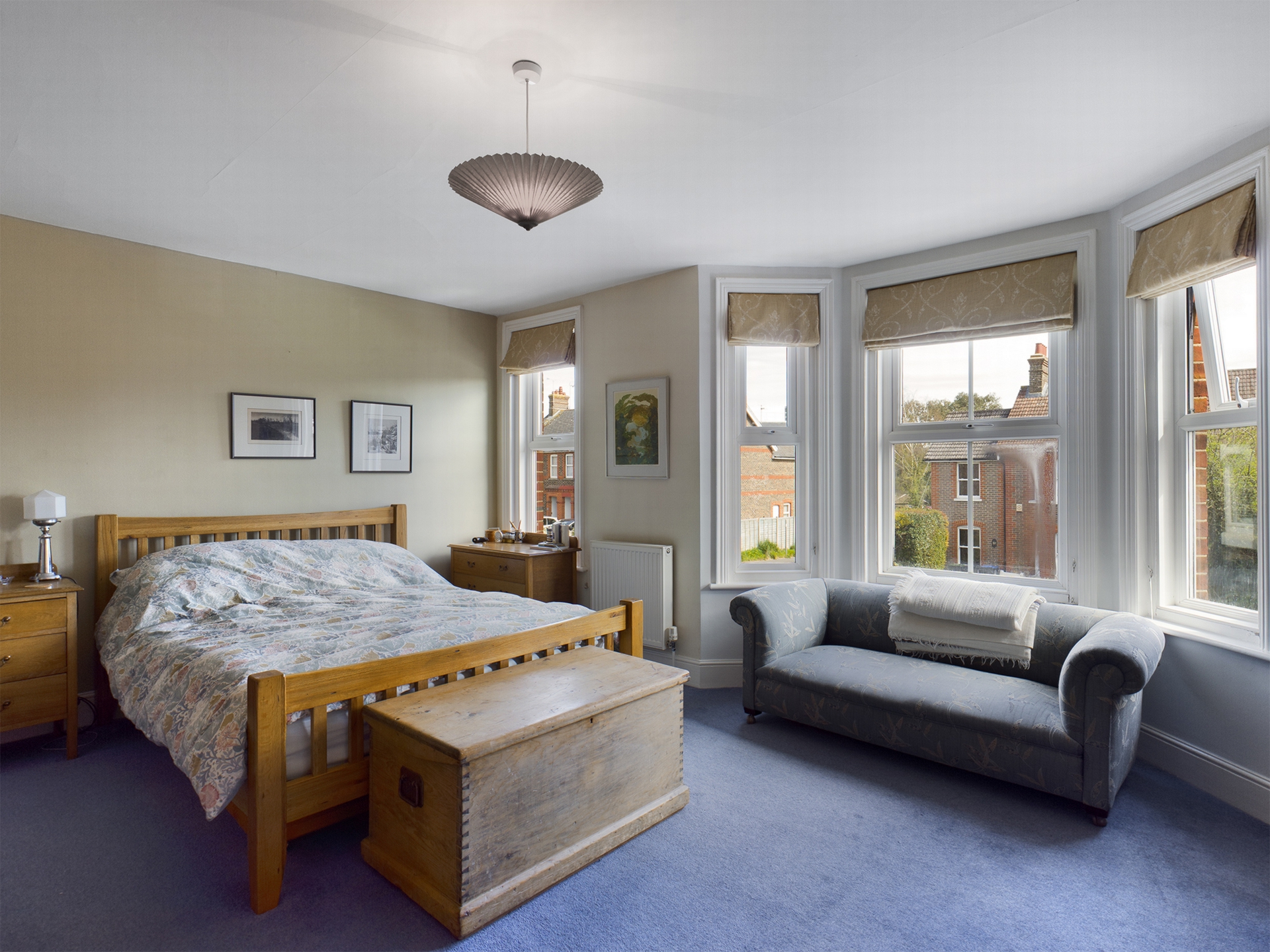 Property For Sale Haywards Road, Haywards Heath, RH16 4 Bedroom House